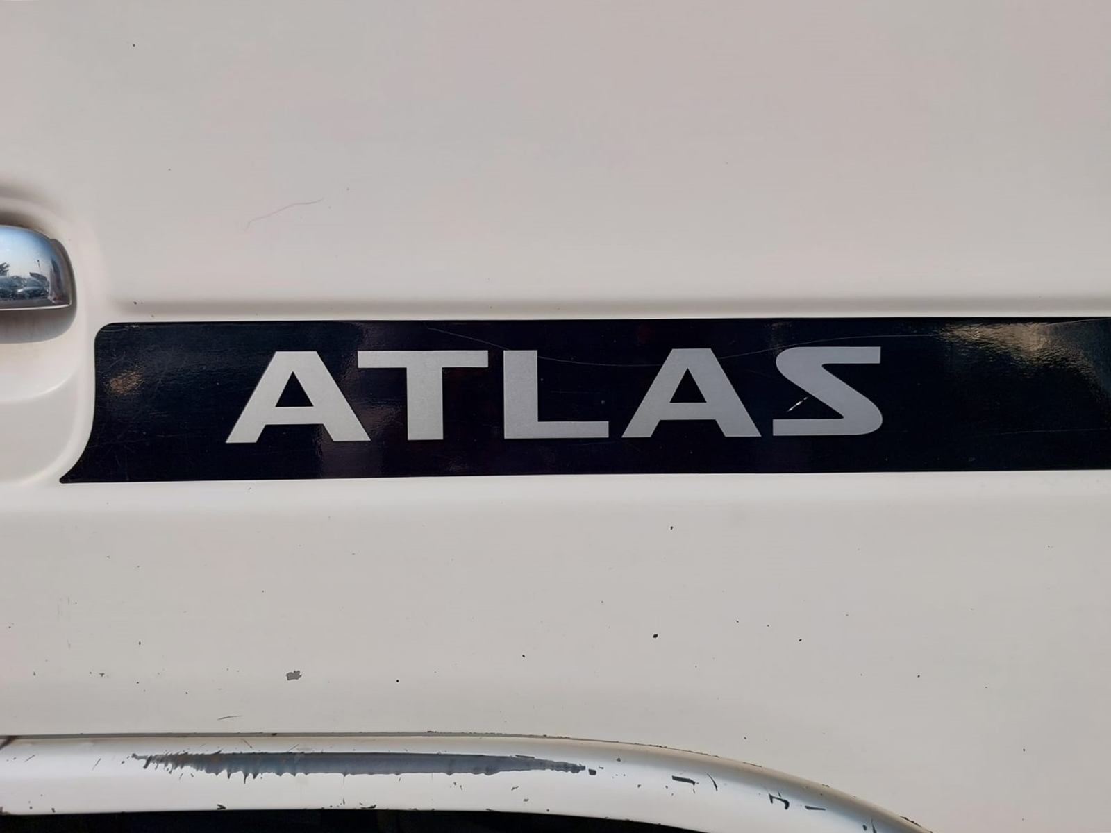 0826 NISSAN  ATLAS  3.2 M/T 4WD WHITE