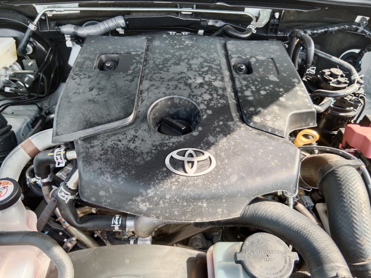 2782  TOYOTA HILUX UP 2.8 AT WHITE