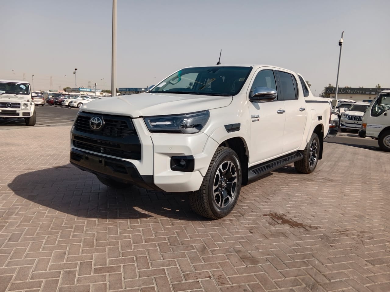 2782  TOYOTA HILUX UP 2.8 AT WHITE
