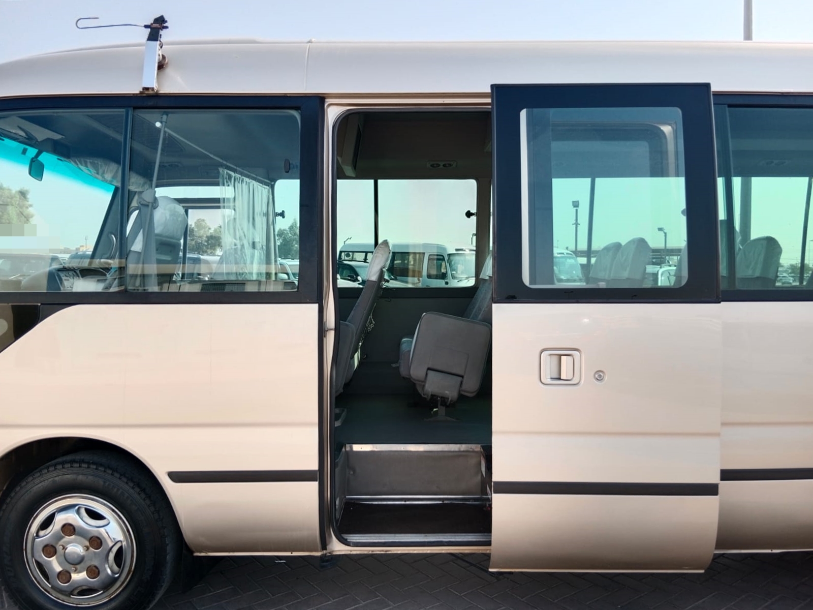 2214 TOYOTA COASTER 4.0 A/T 2WD GOLD