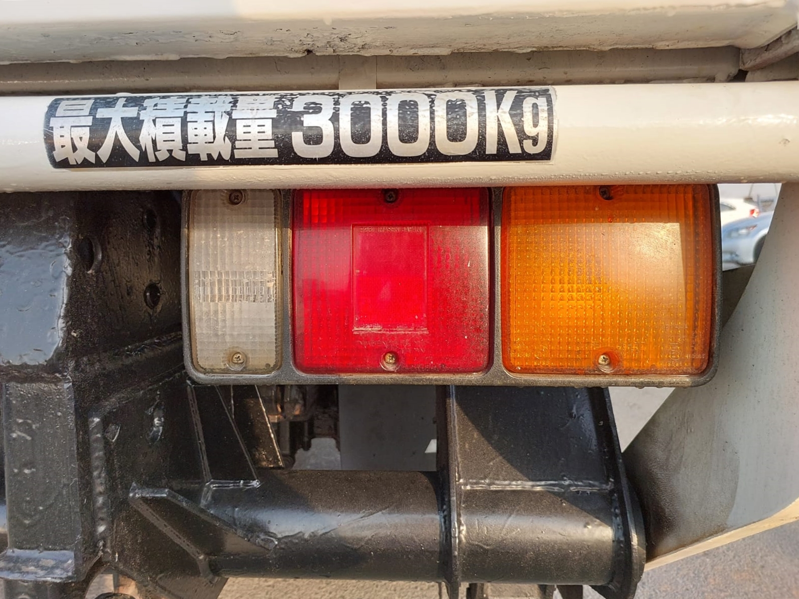 4612  MITSUBISHI CANTER 4.2 M/T 2WD WHITE