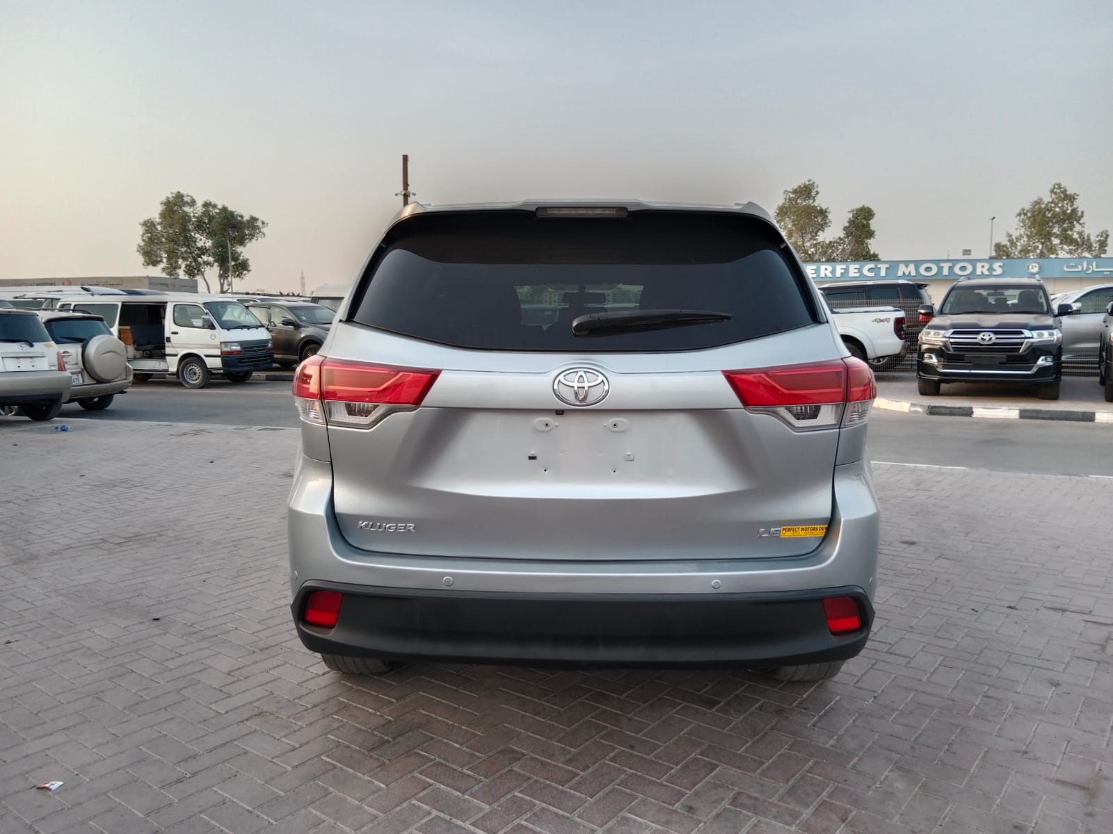2575 TOYOTA KLUGER  3.5 A/T SILVER