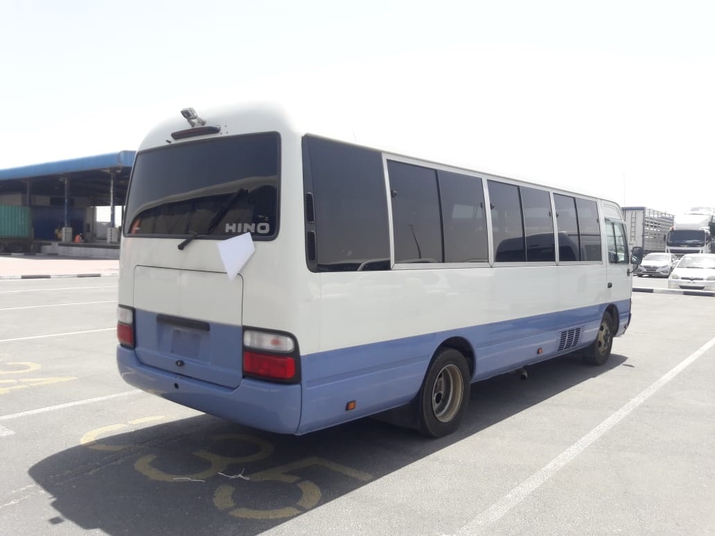 2662-HINO LIESSE II BUS 4.0 AT WHITE BLUE