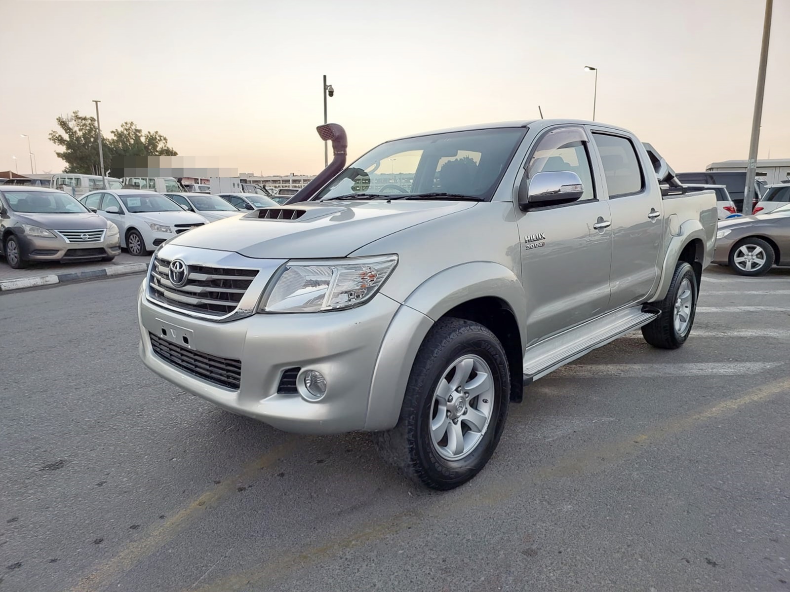 4618 TOYOTA  HILUX 4WD 3.0 A/T SILVER