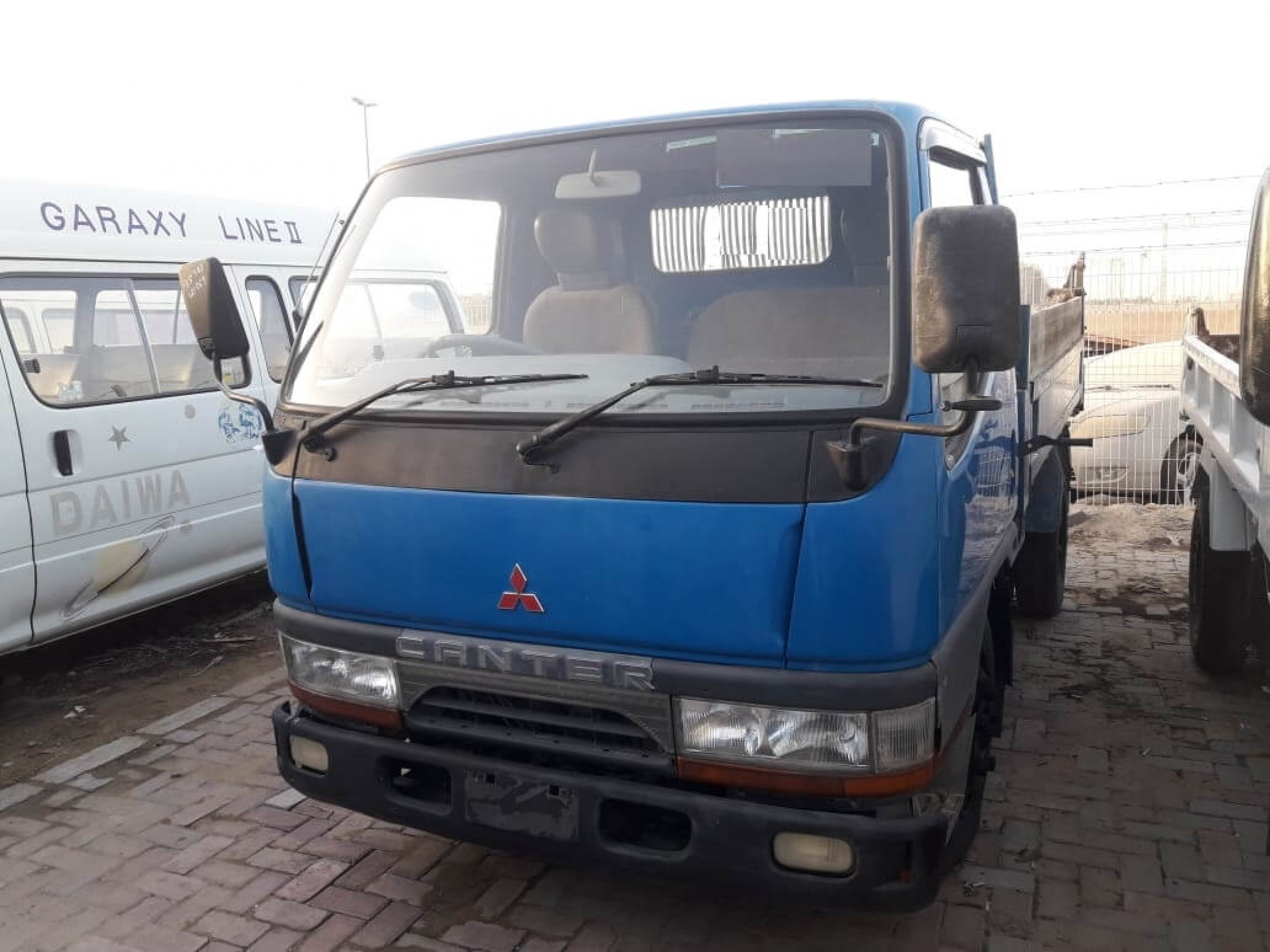 MITSUBISHI Canter