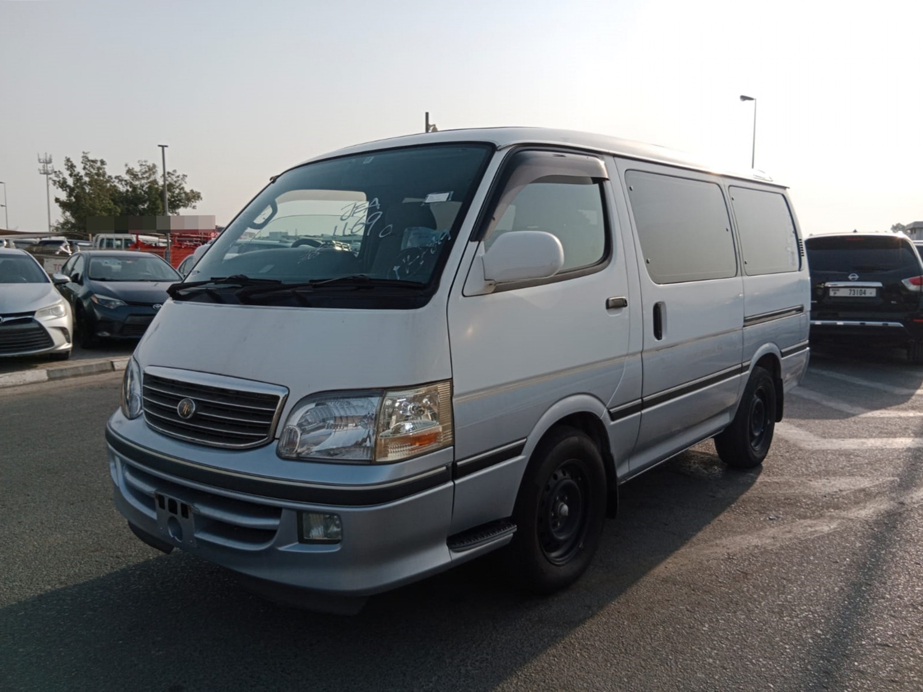 TOYOTA HIACE