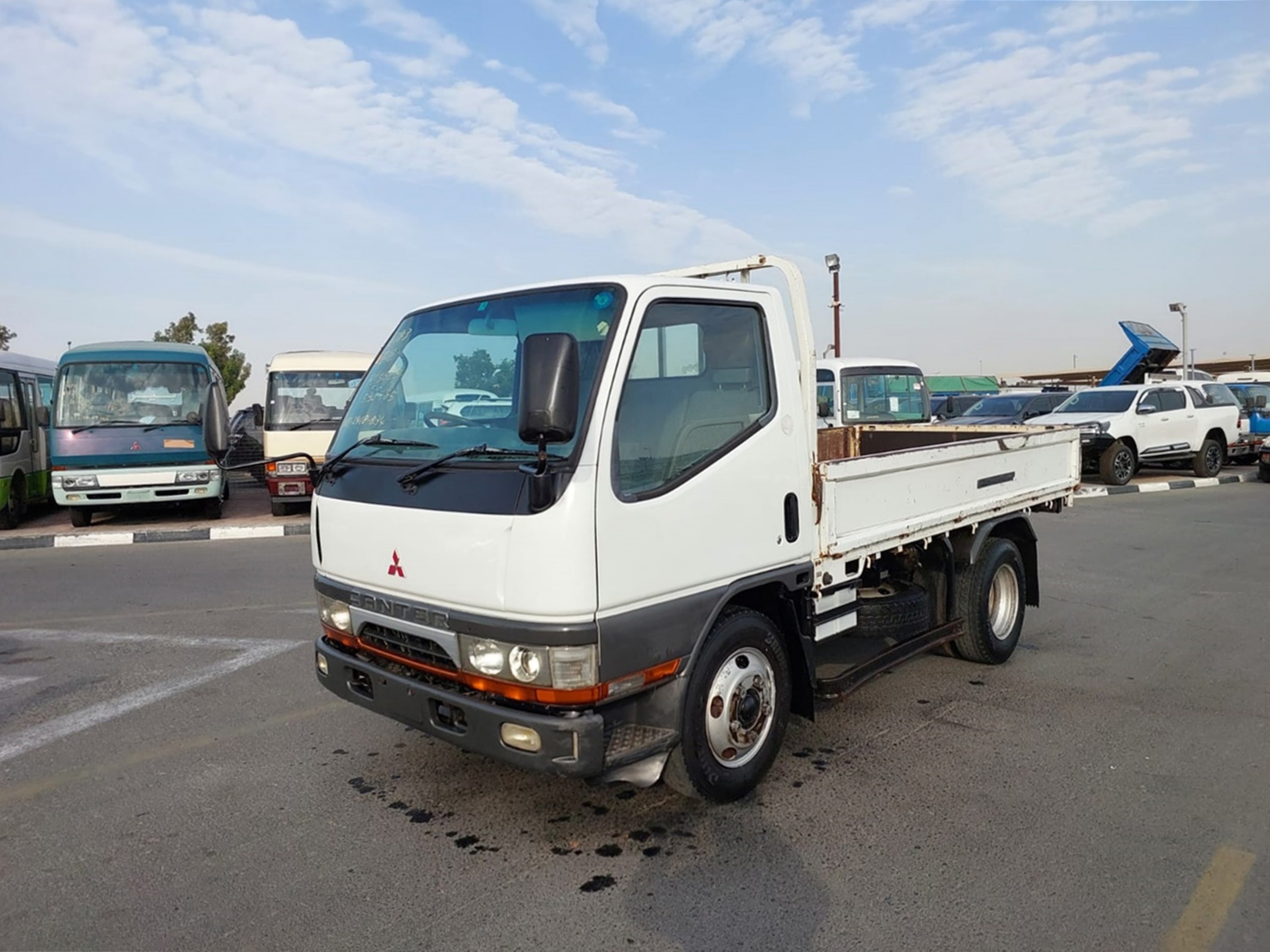 MITSUBISHI Canter