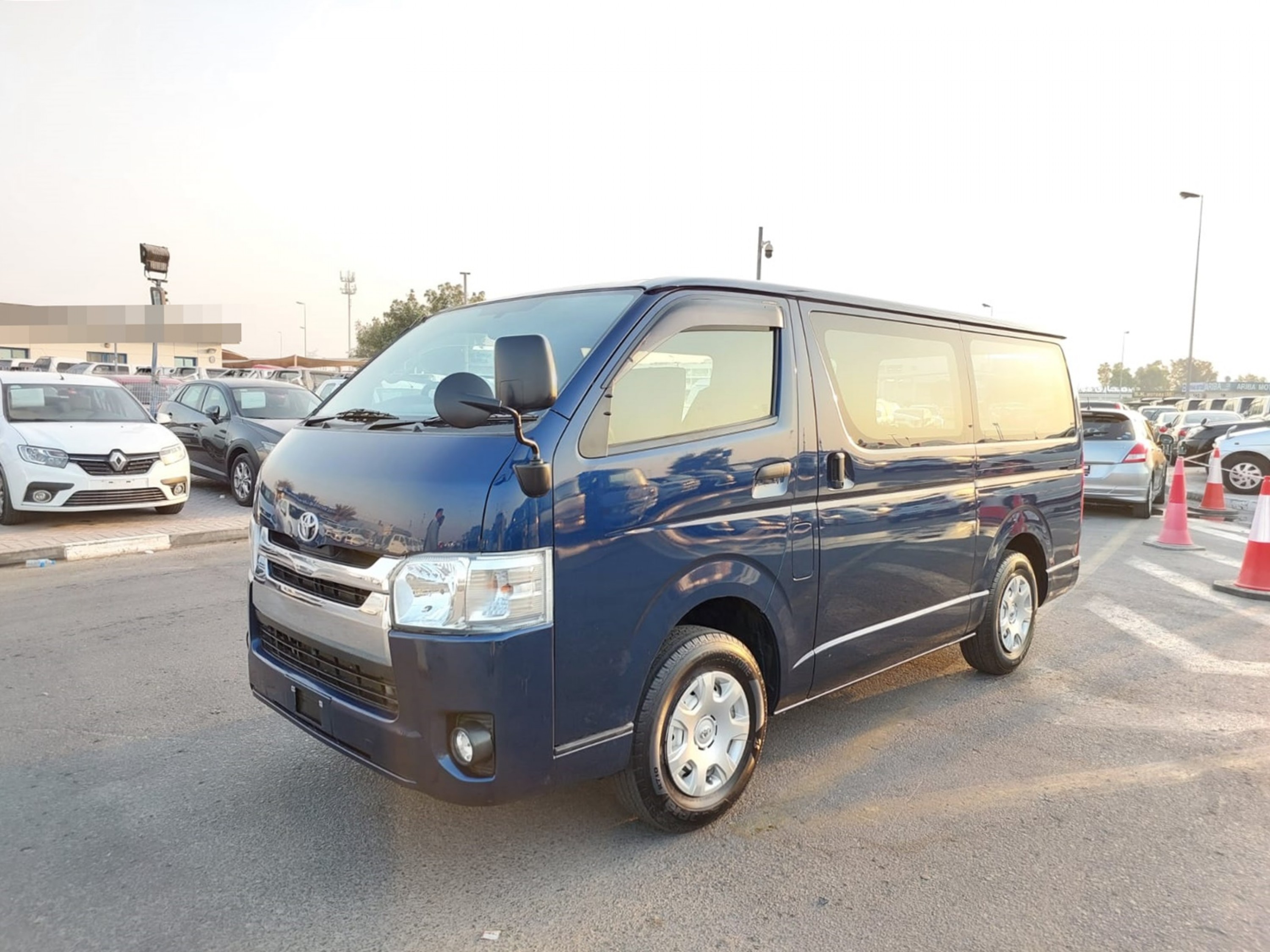 TOYOTA HIACE