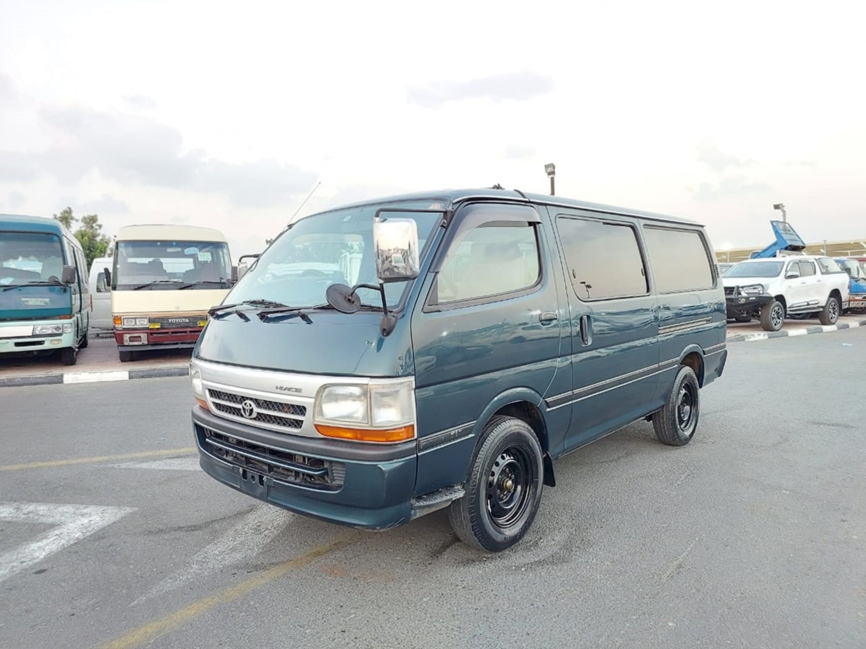 TOYOTA Hiace Van