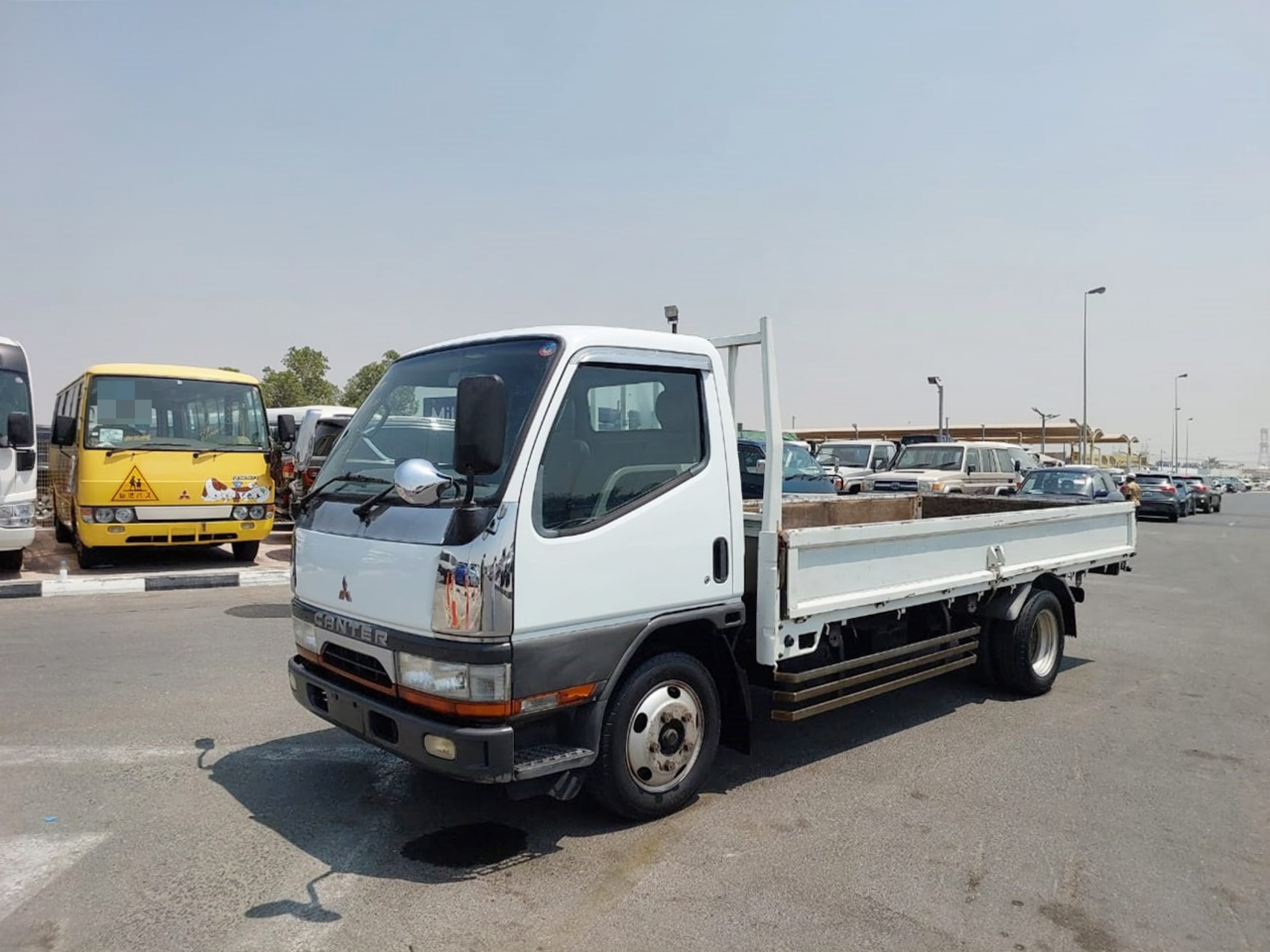 MITSUBISHI Canter