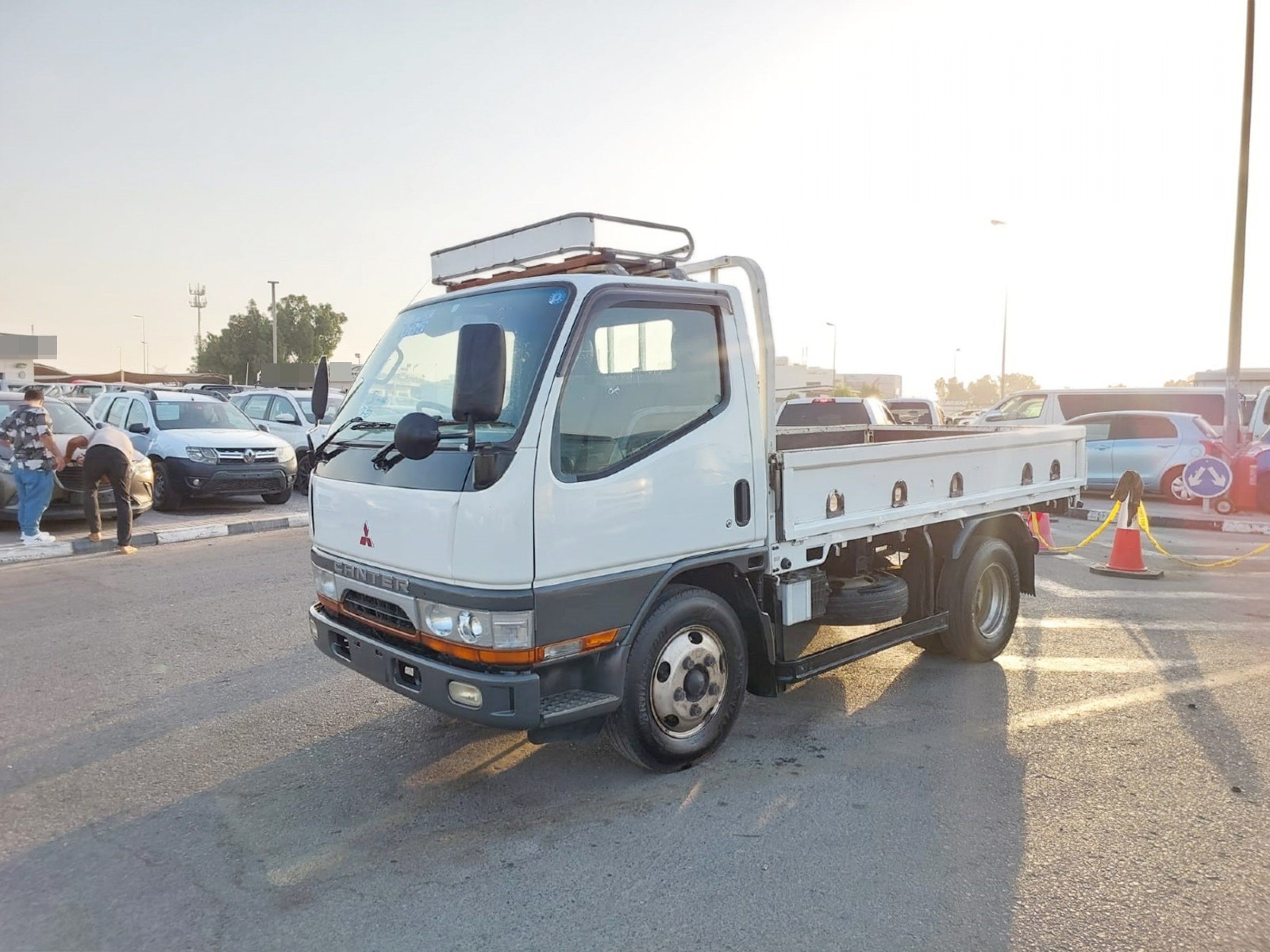 MITSUBISHI Canter