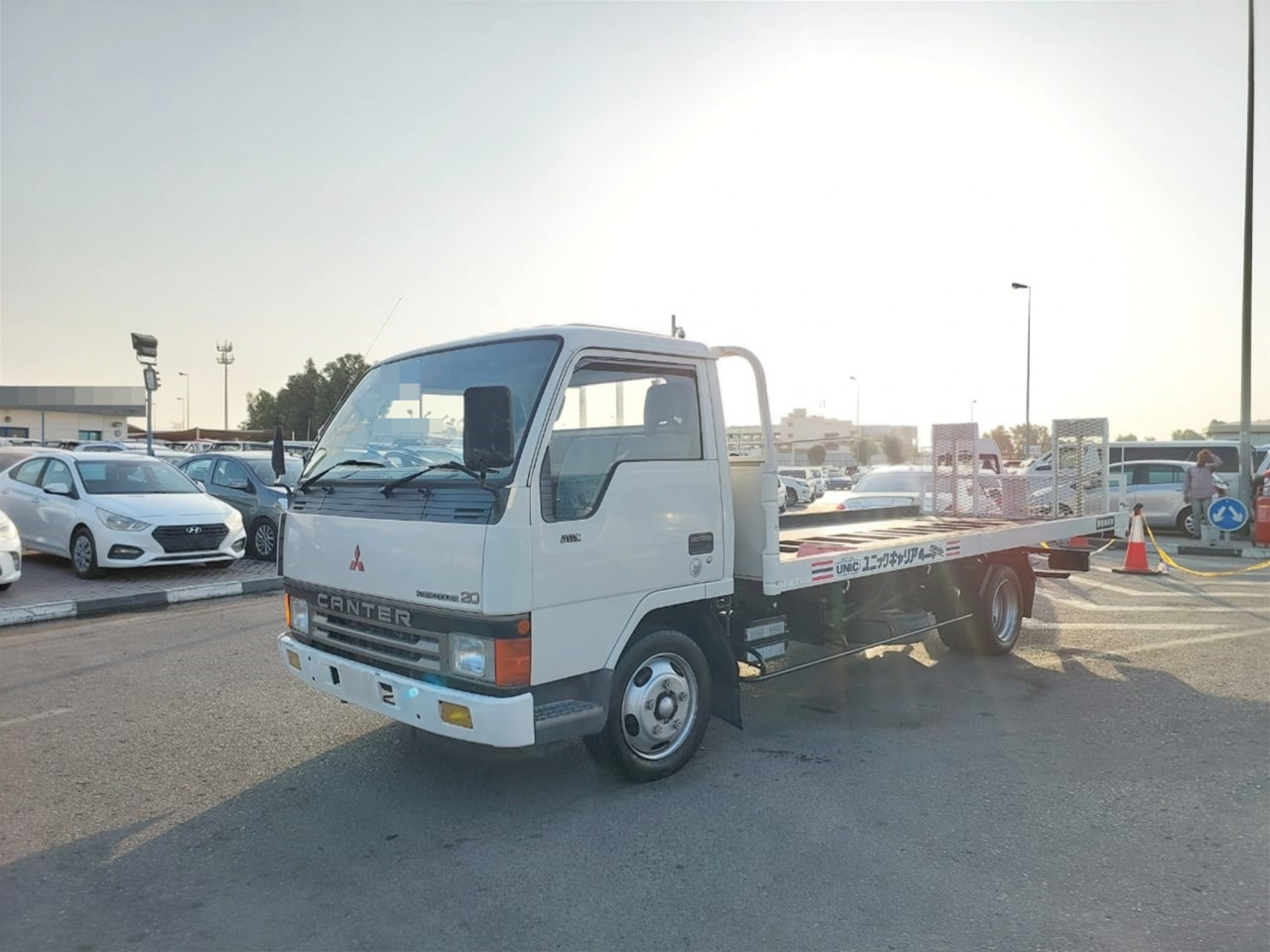 MITSUBISHI Canter