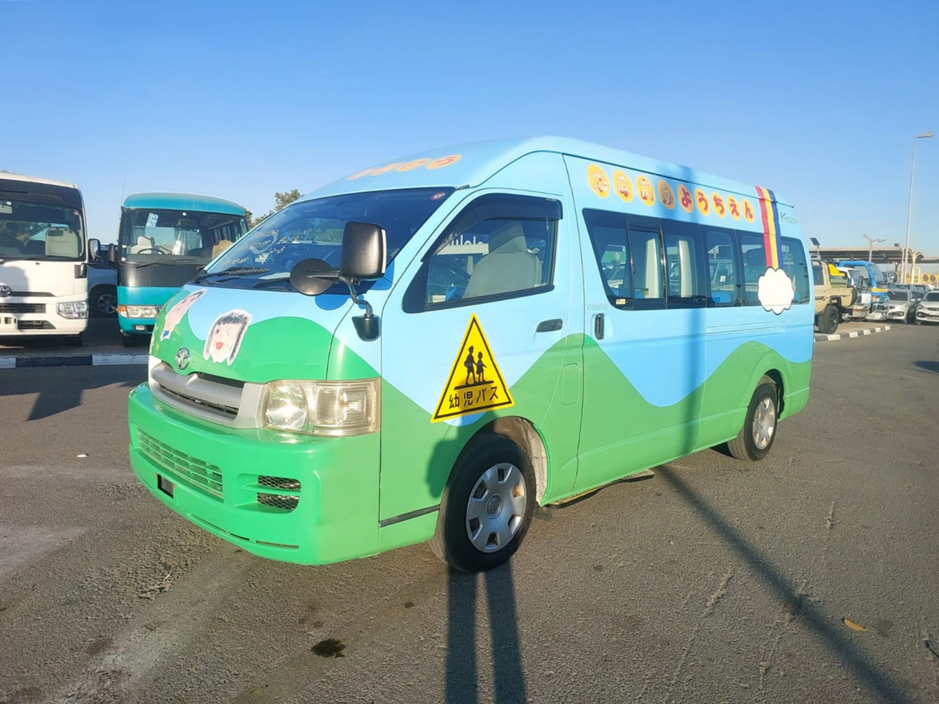 TOYOTA HIACE