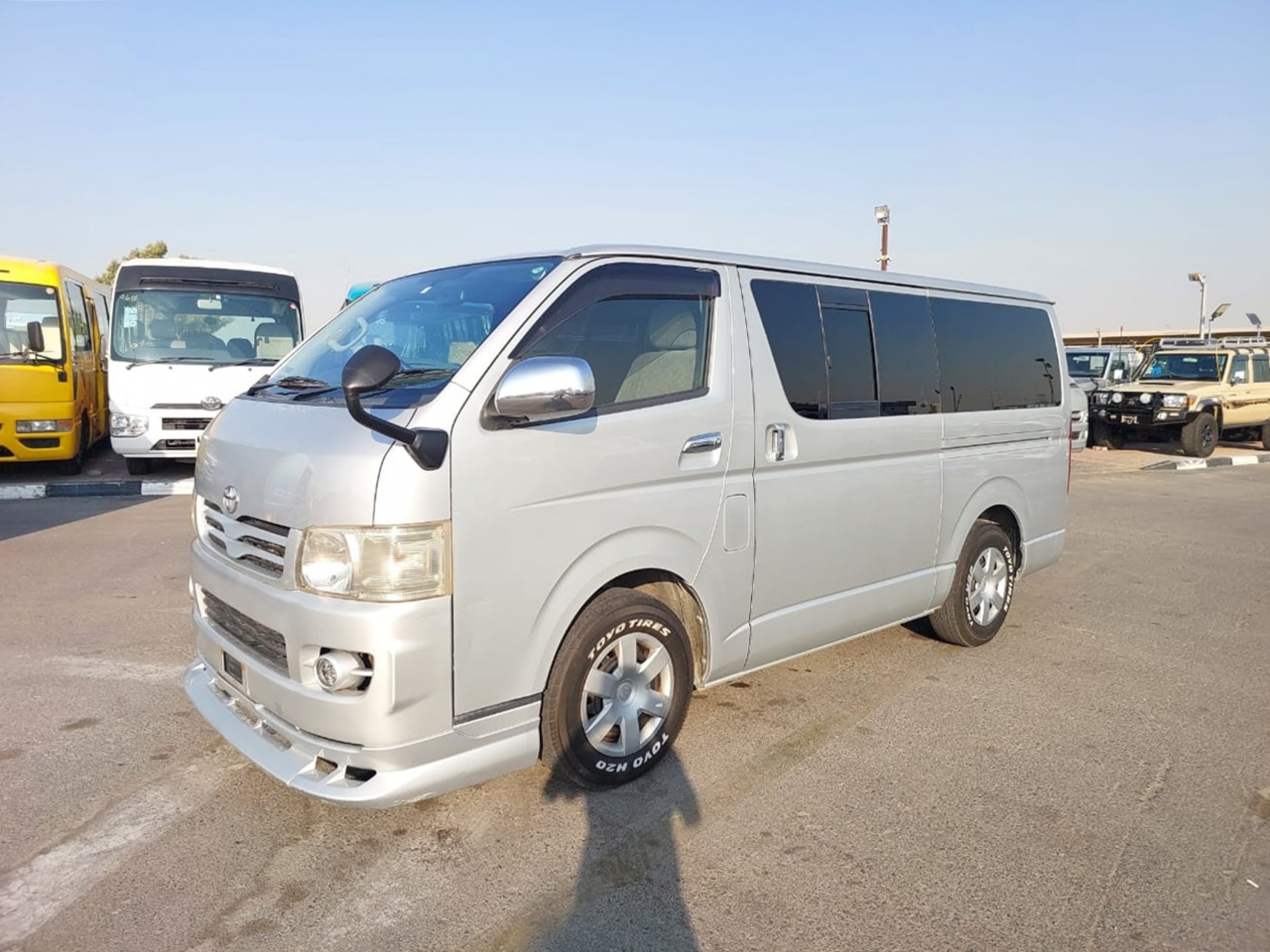 TOYOTA HIACE