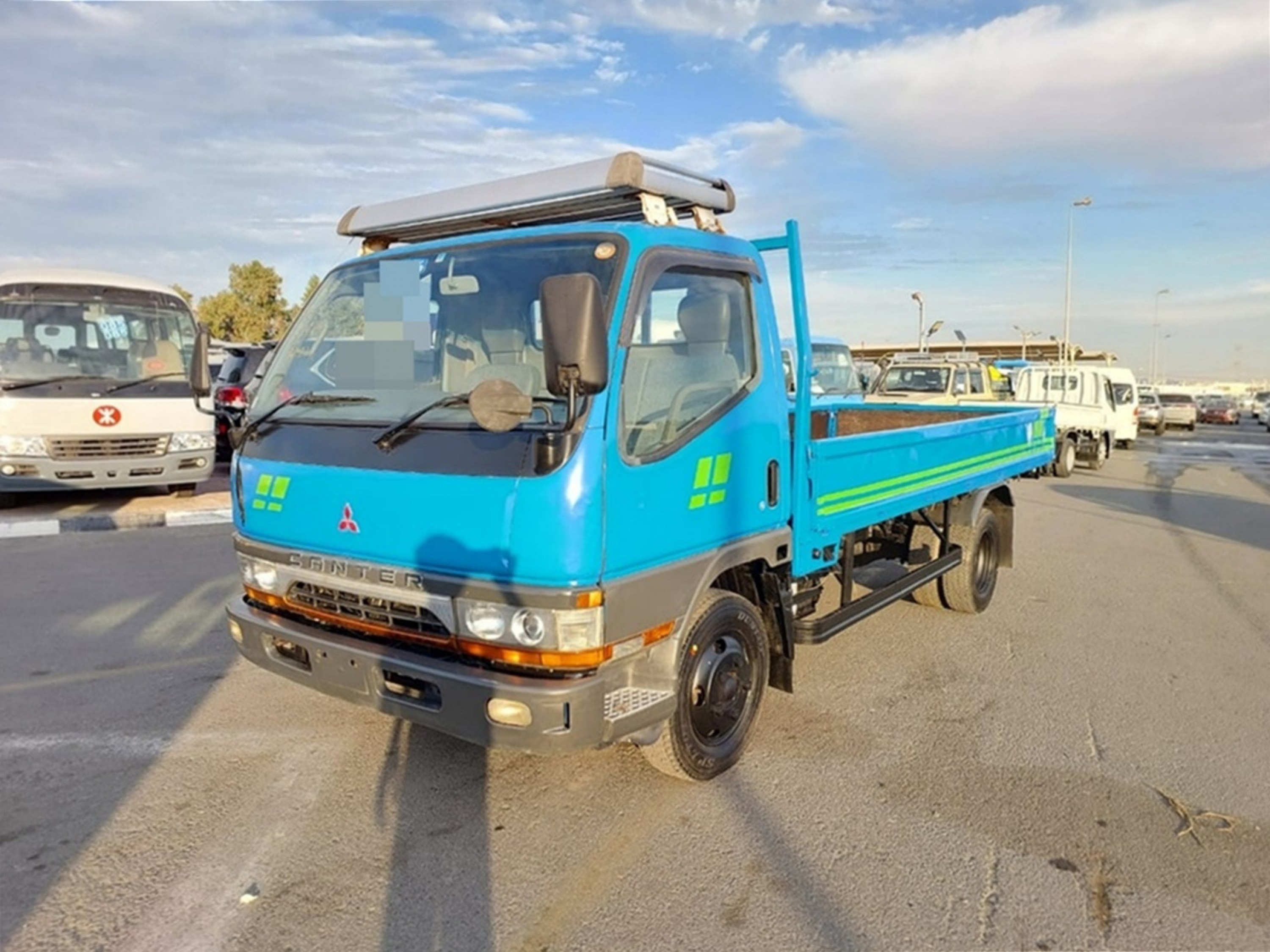 MITSUBISHI Rosa