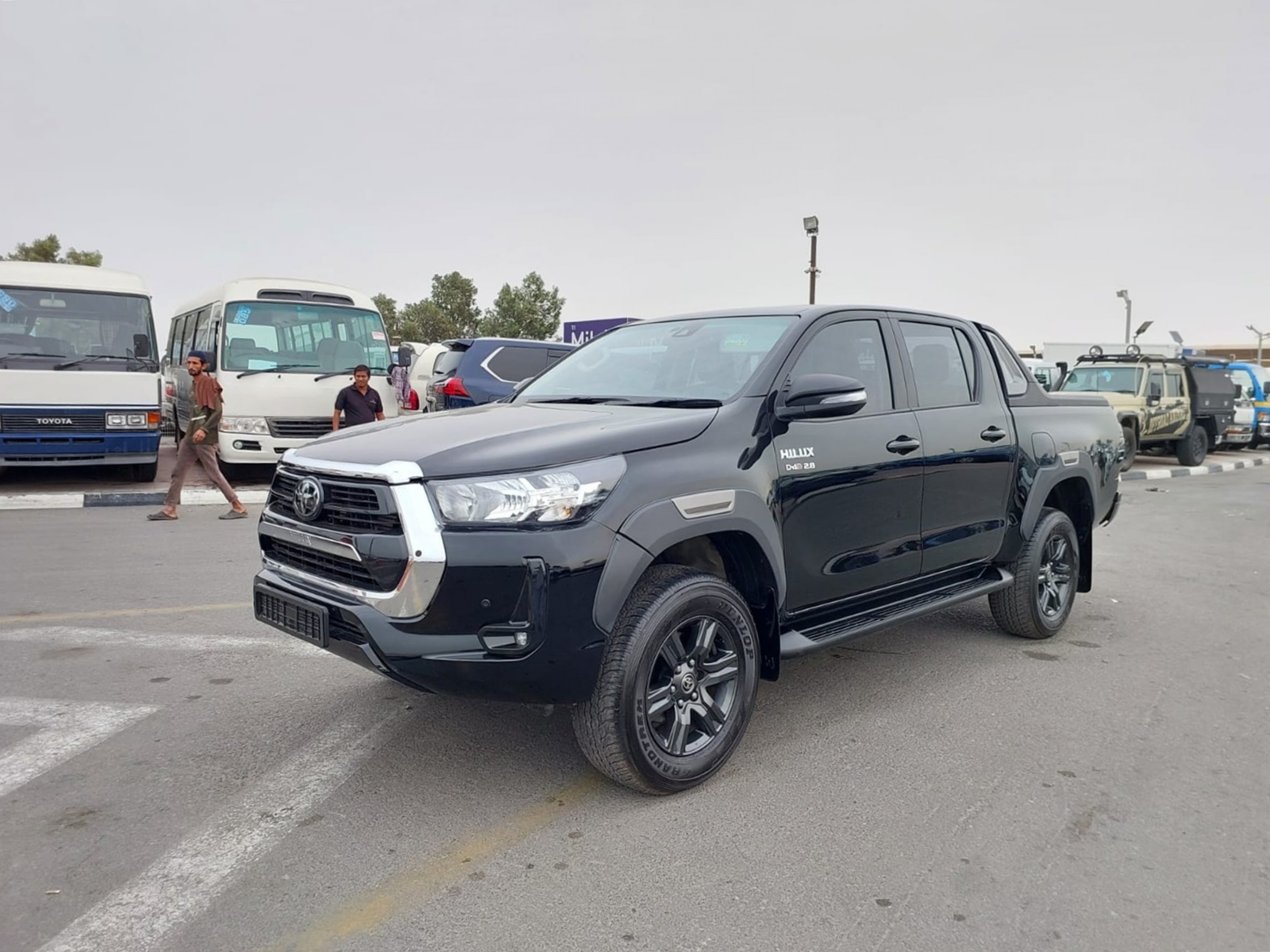 TOYOTA Hilux