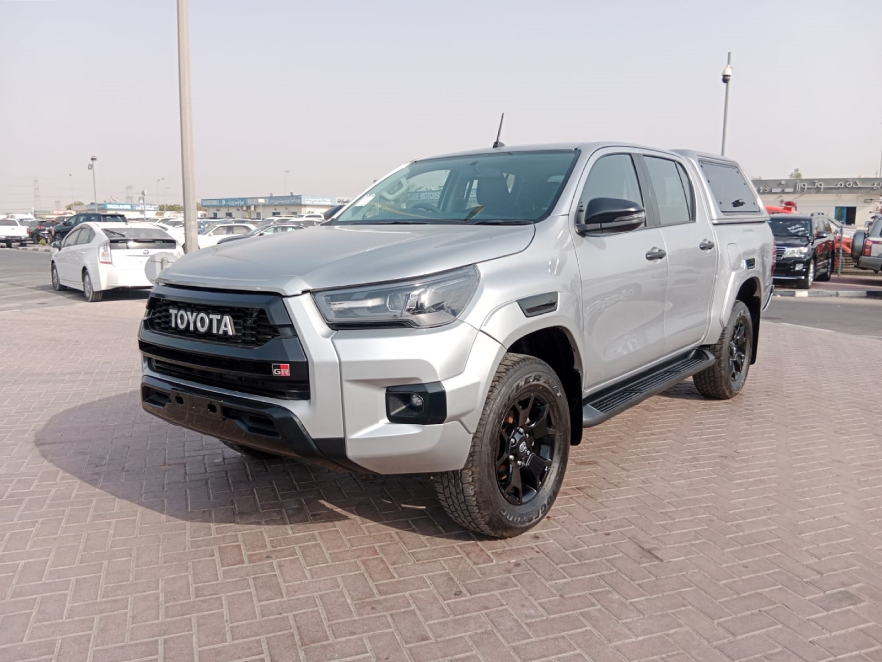 TOYOTA Hilux