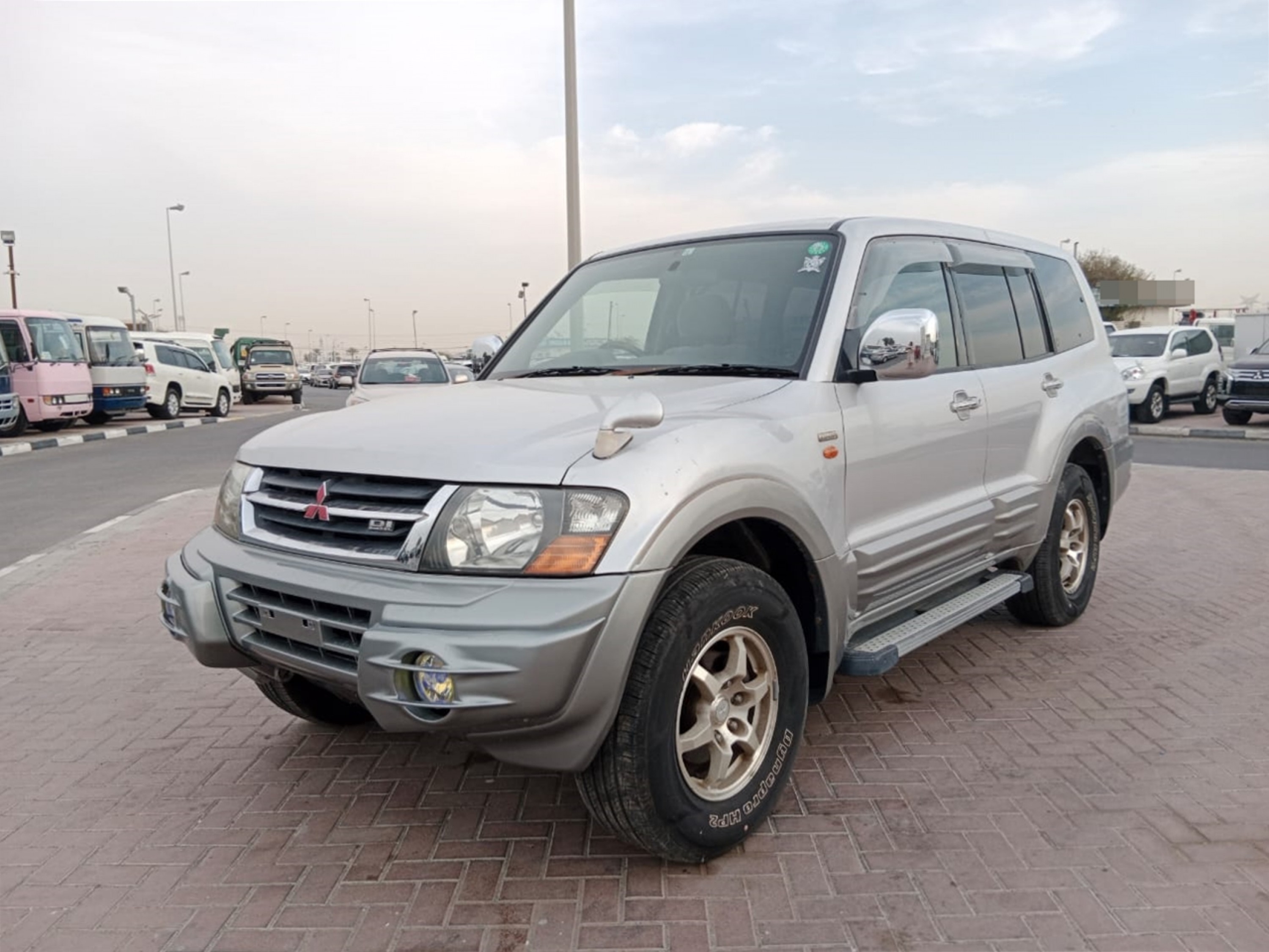 MITSUBISHI Pajero