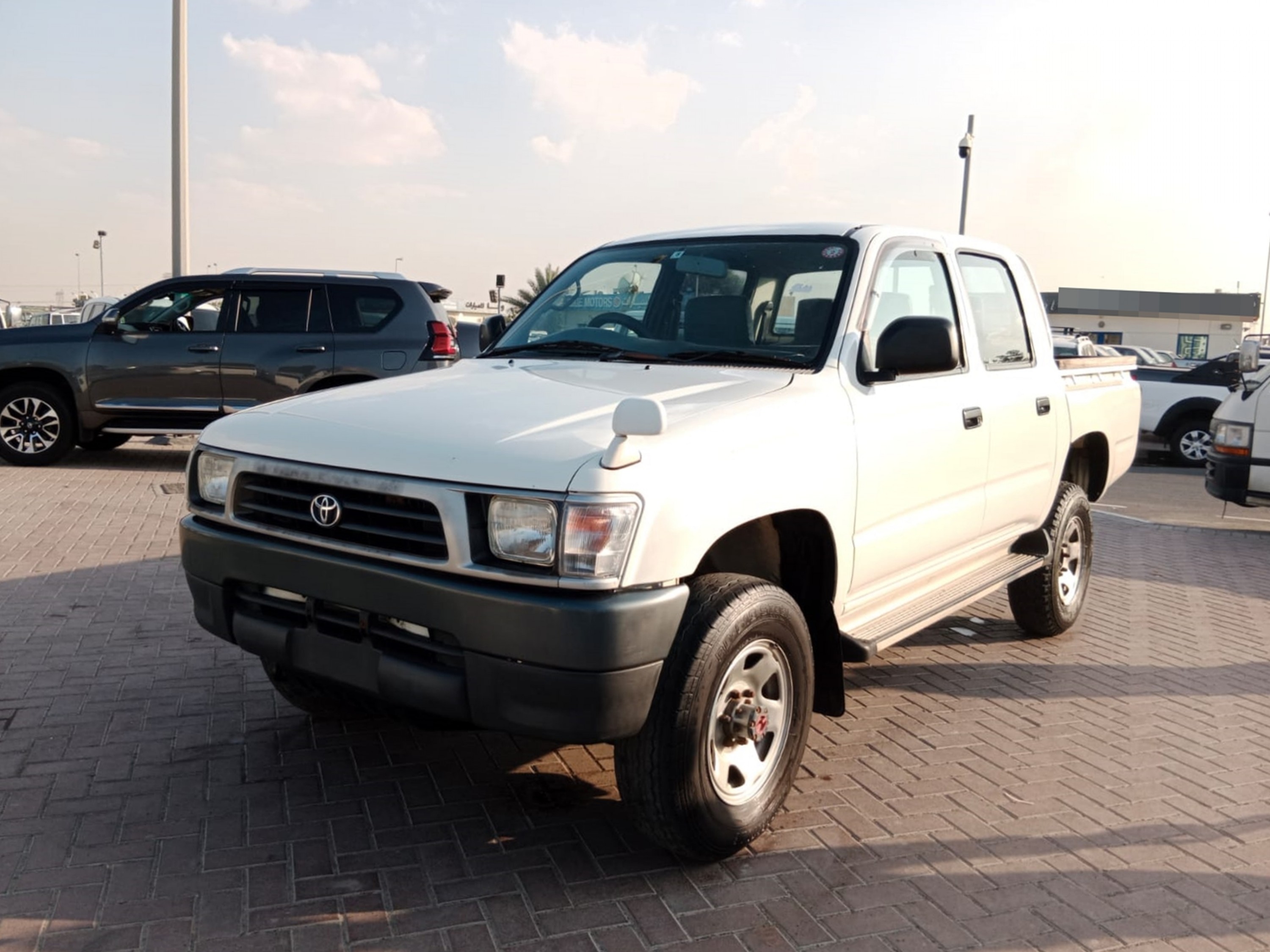 TOYOTA Hilux 