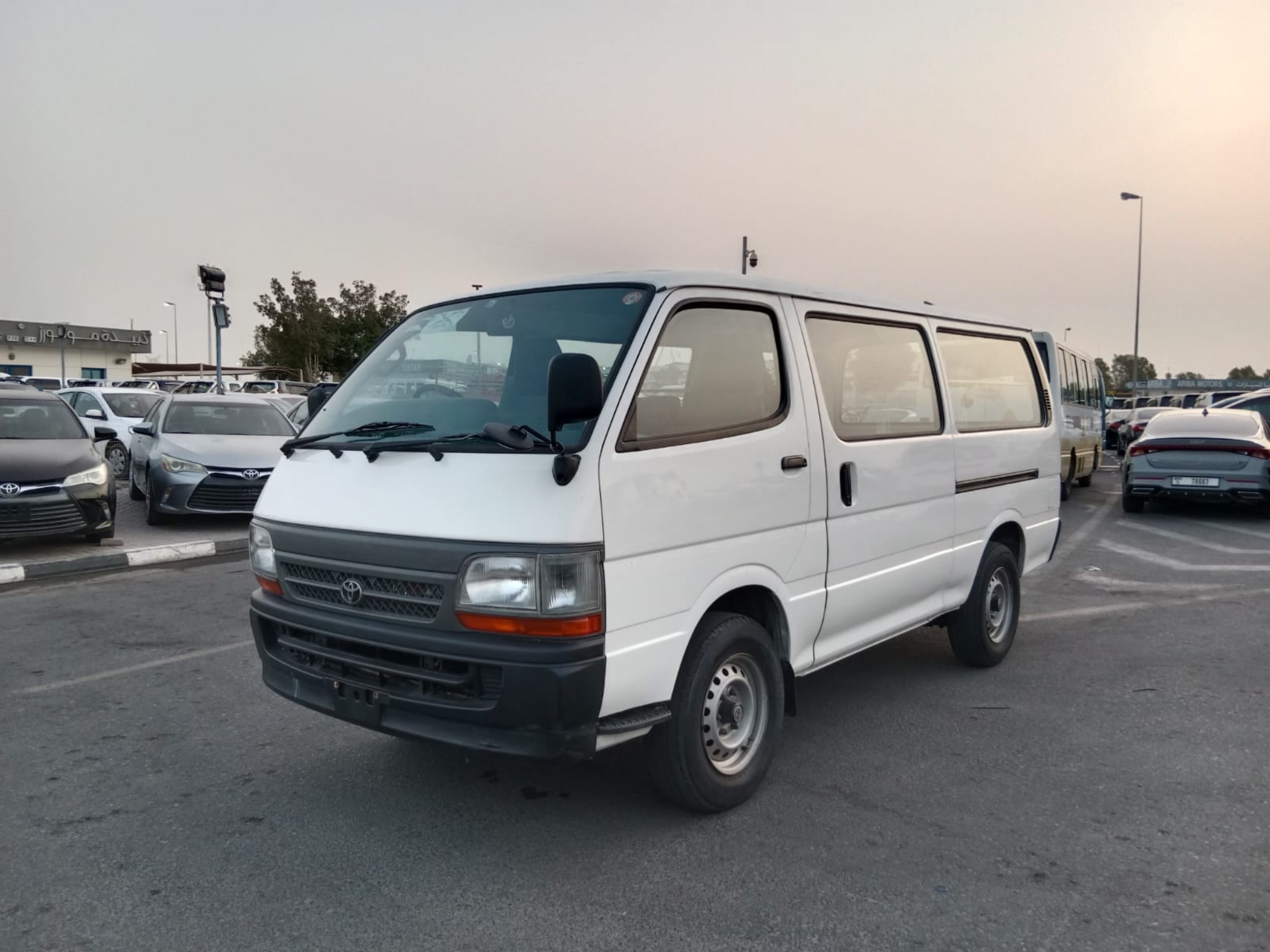 TOYOTA Hiace Van