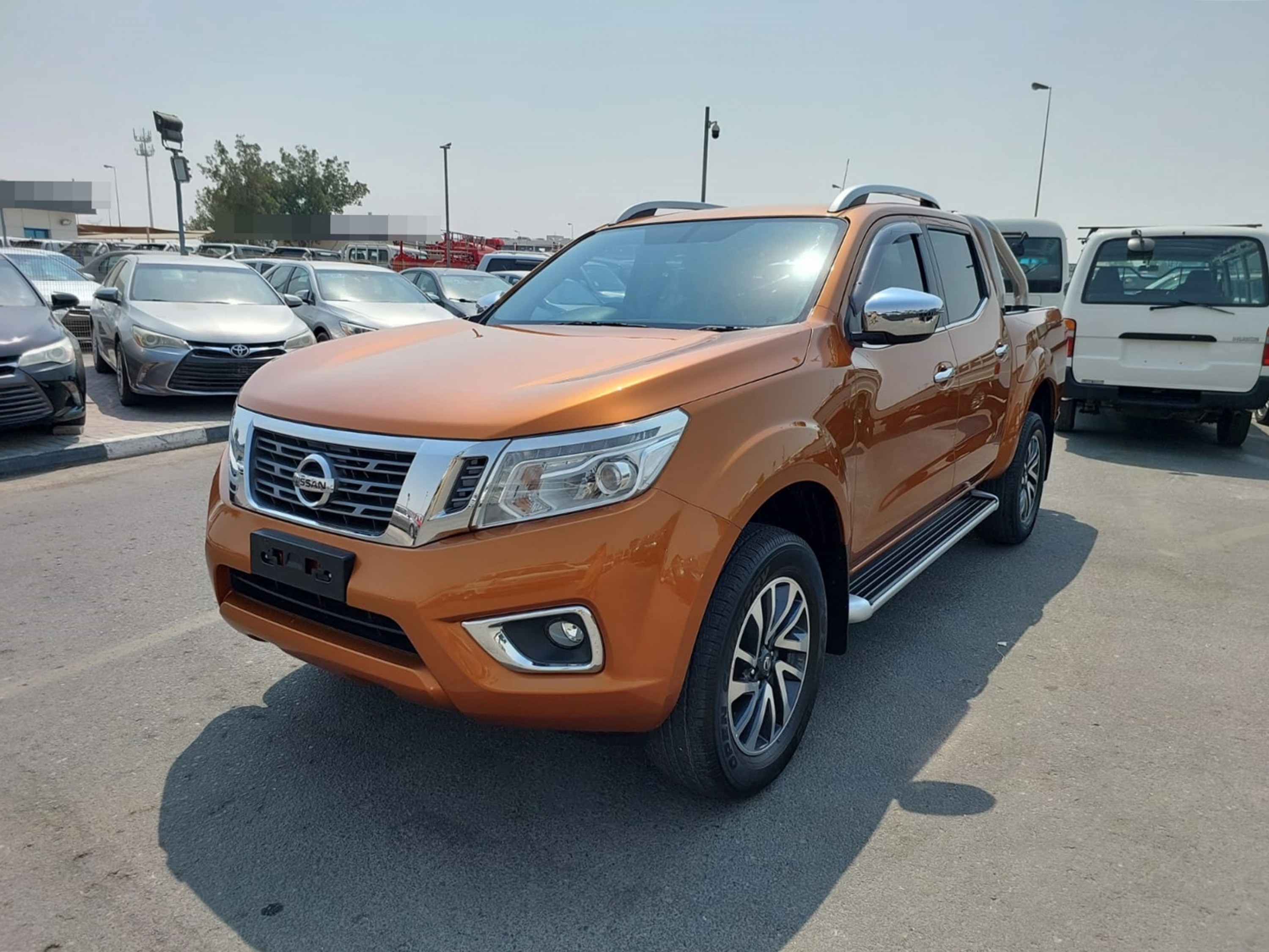 NISSAN Navara