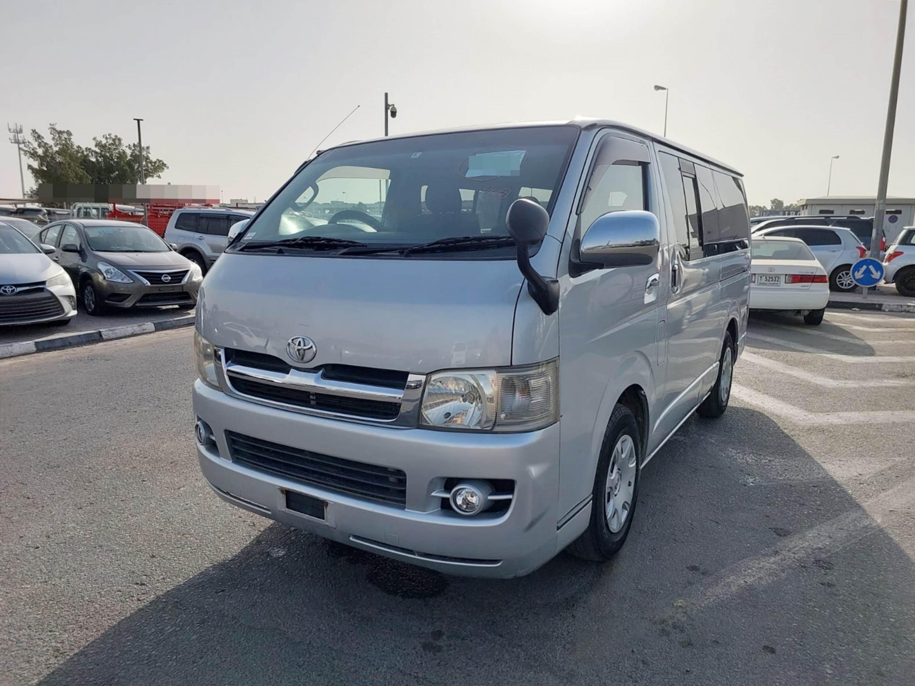 TOYOTA HIACE