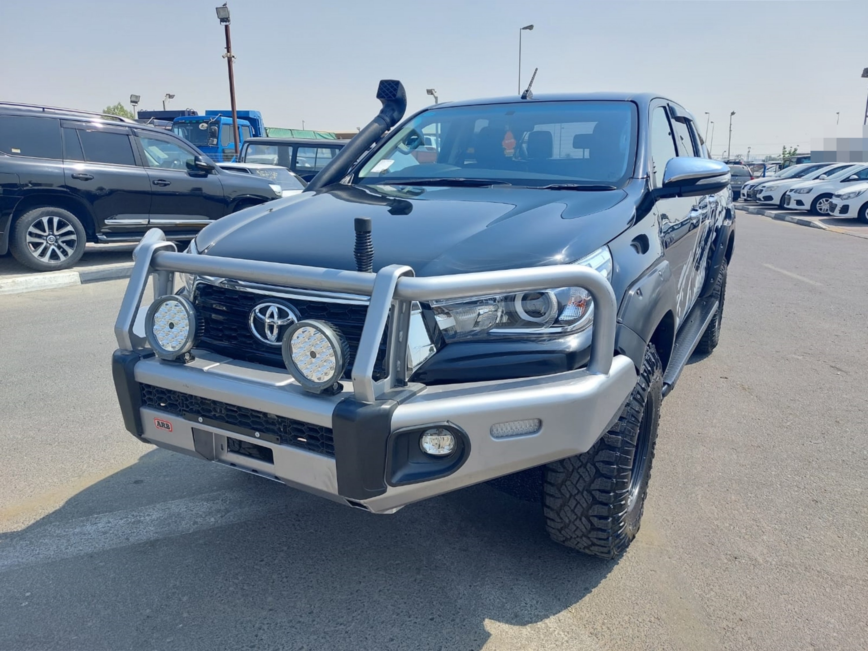 TOYOTA Hilux