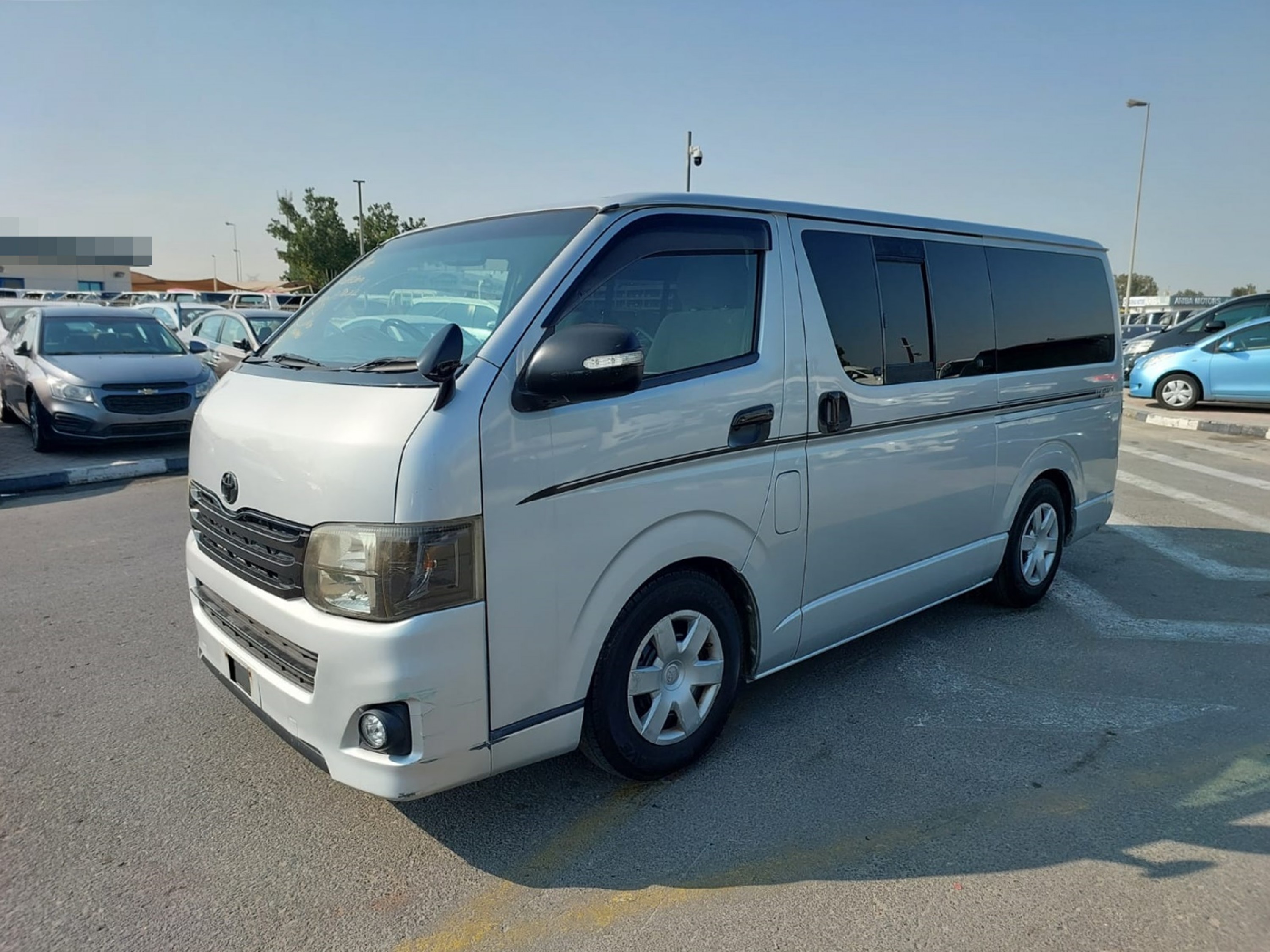 TOYOTA HIACE