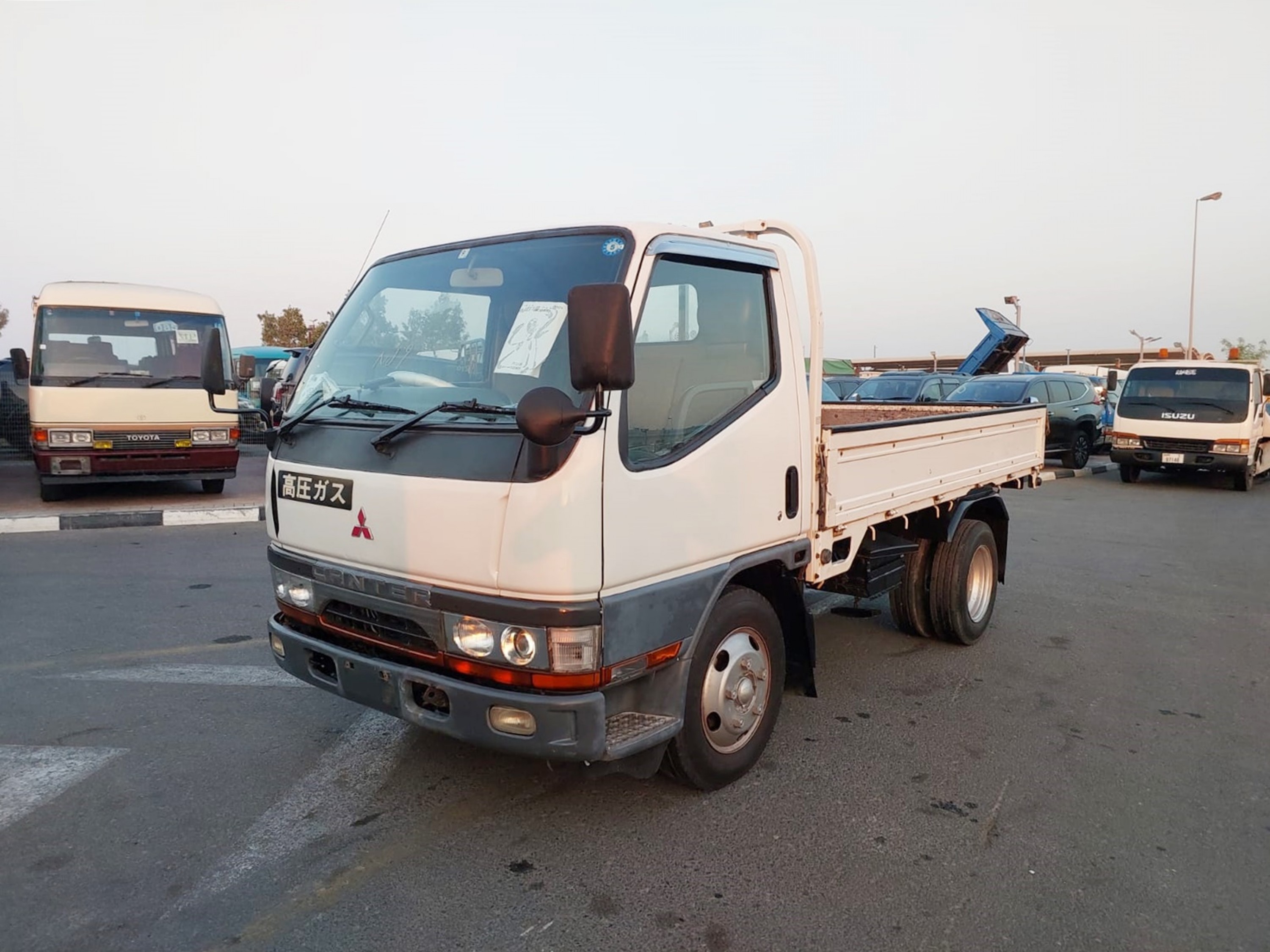 MITSUBISHI Canter