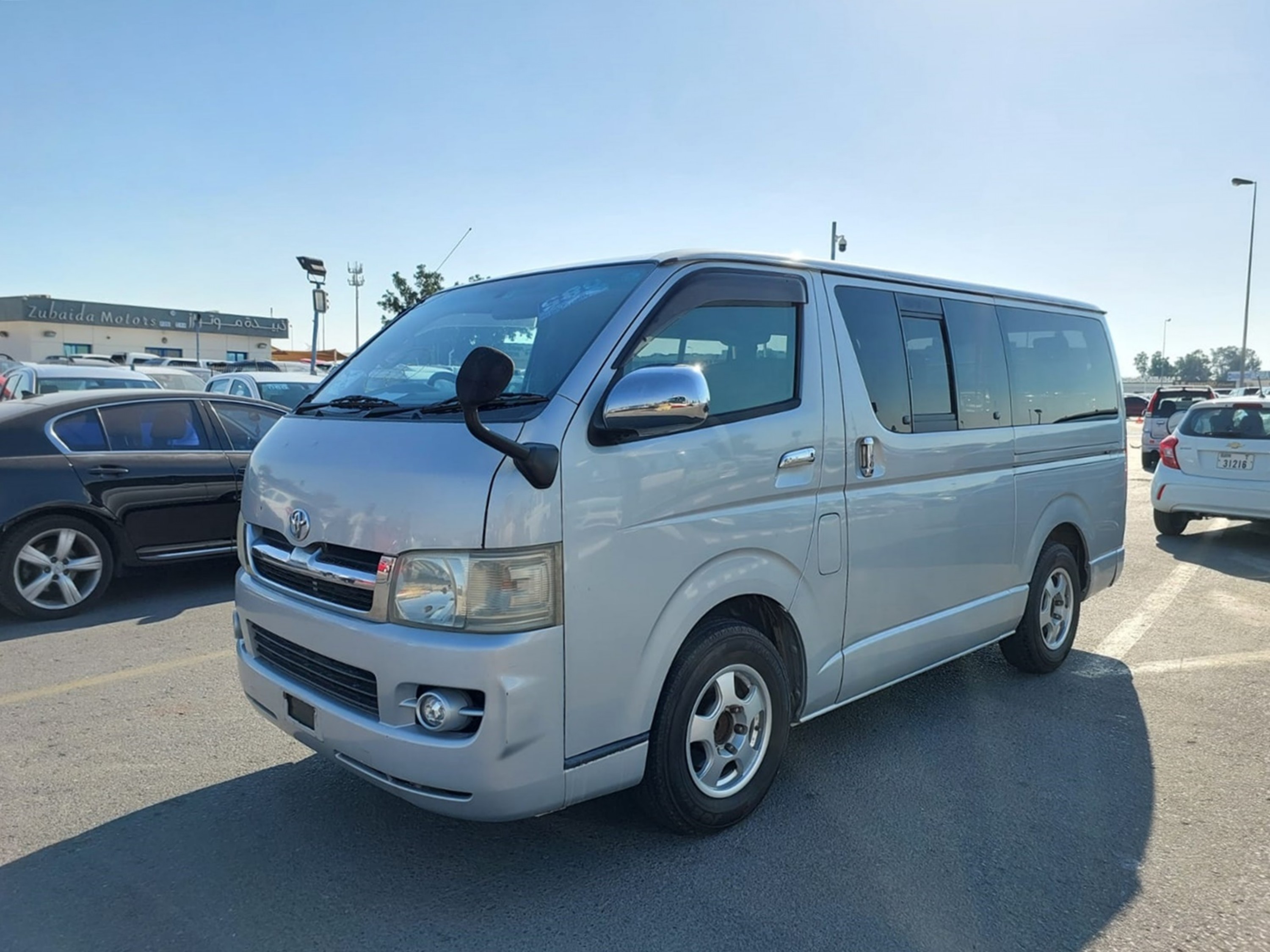 TOYOTA HIACE