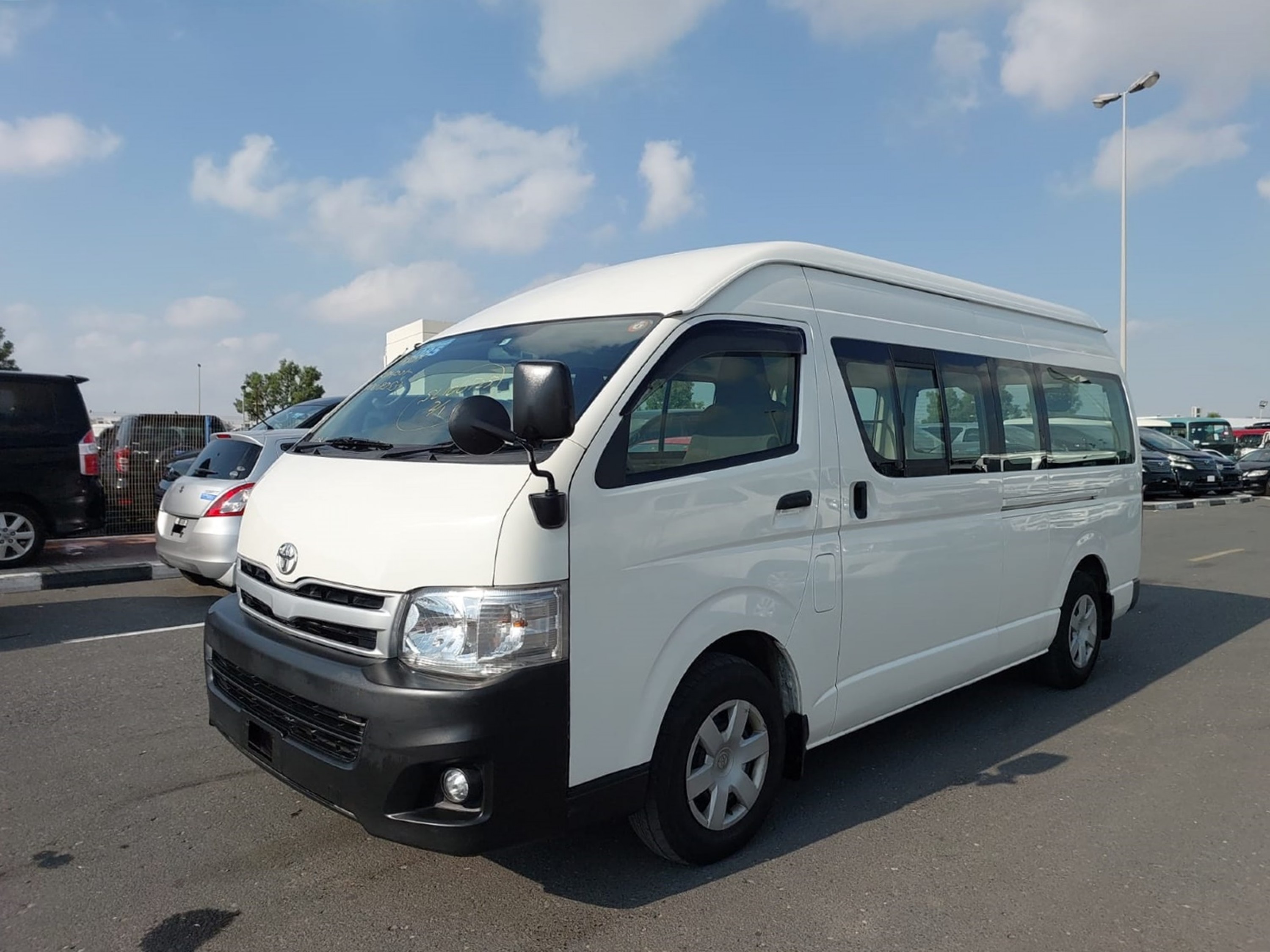 TOYOTA HIACE