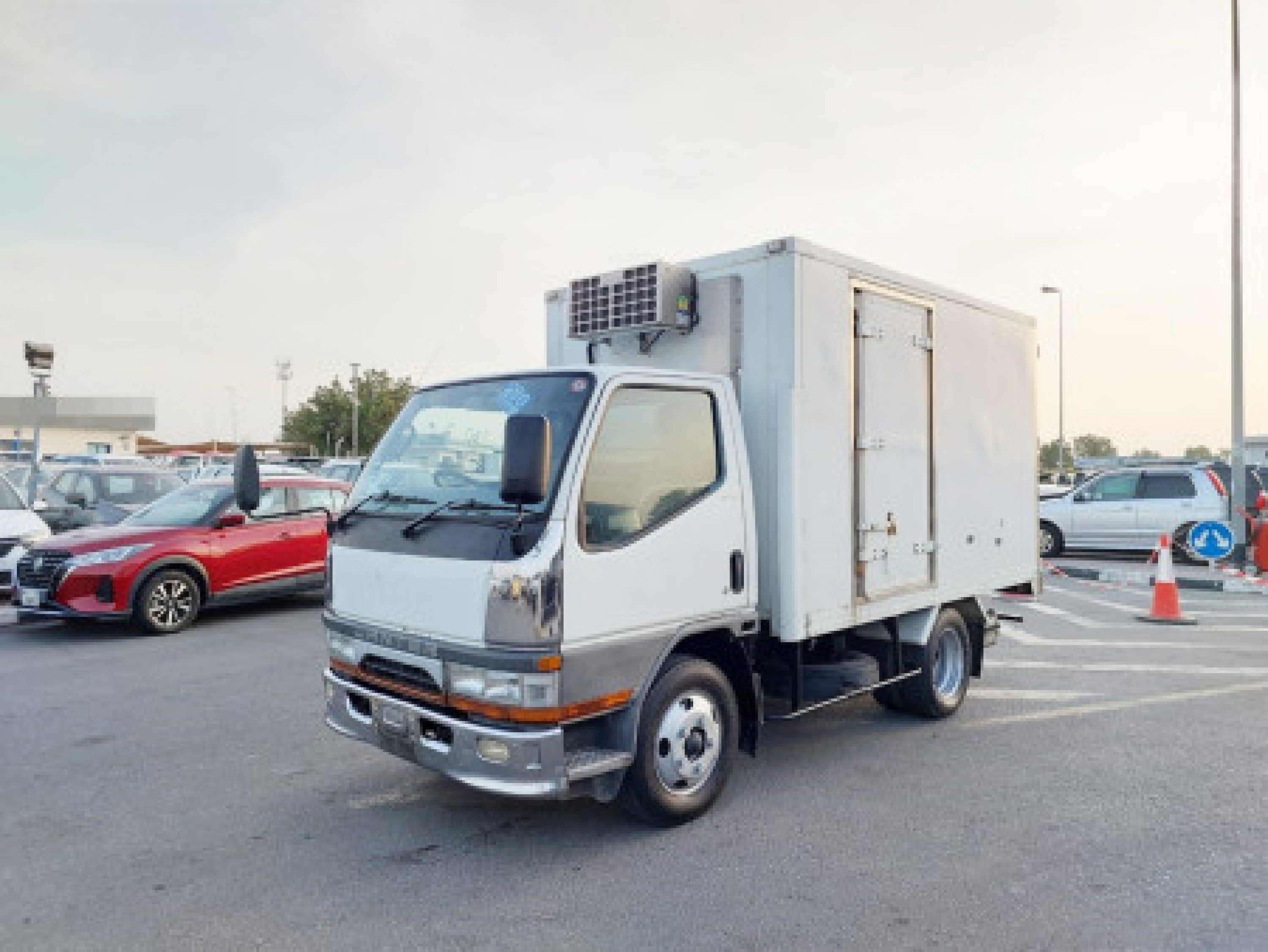 MITSUBISHI Canter