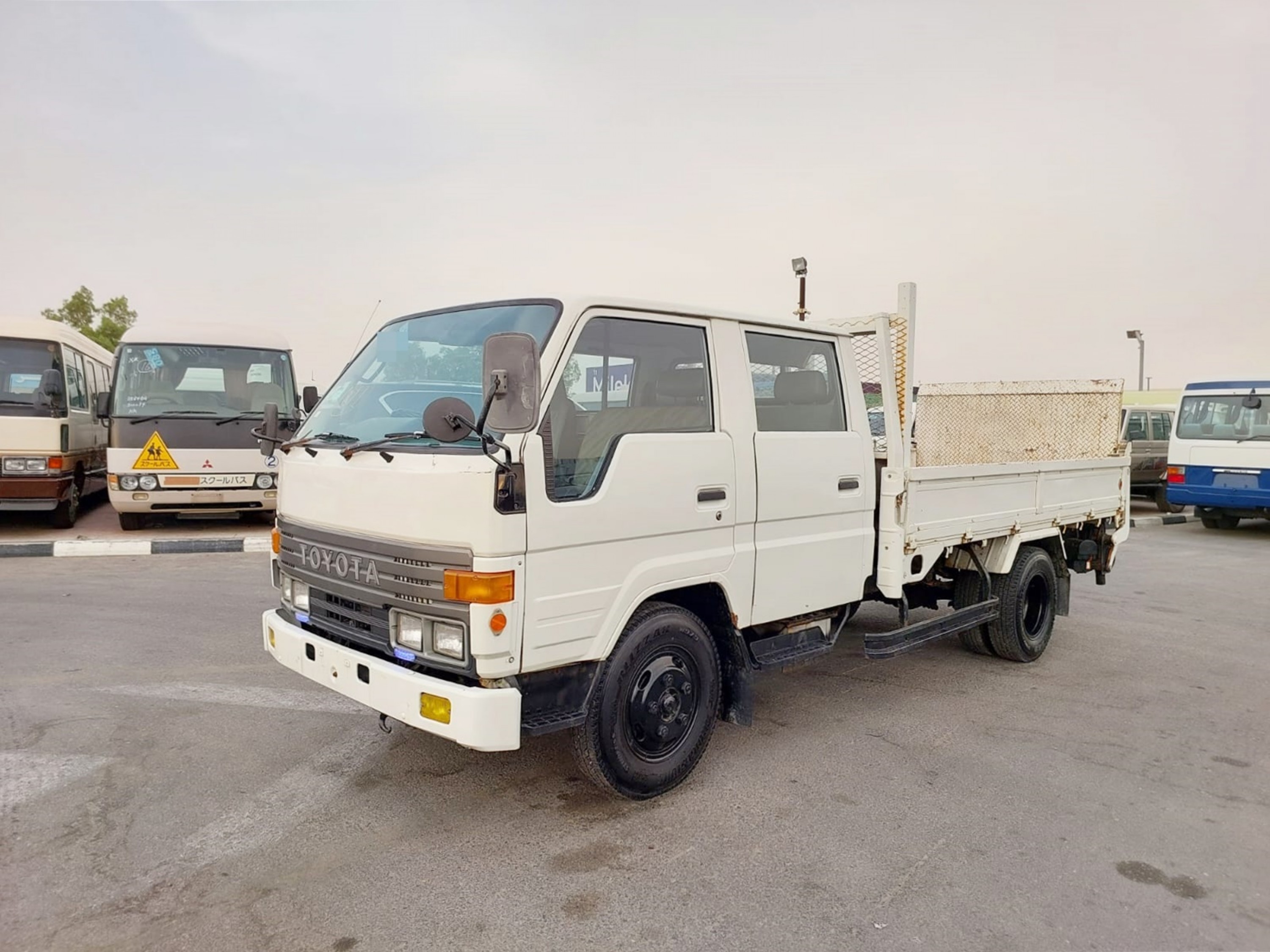 TOYOTA Dyna