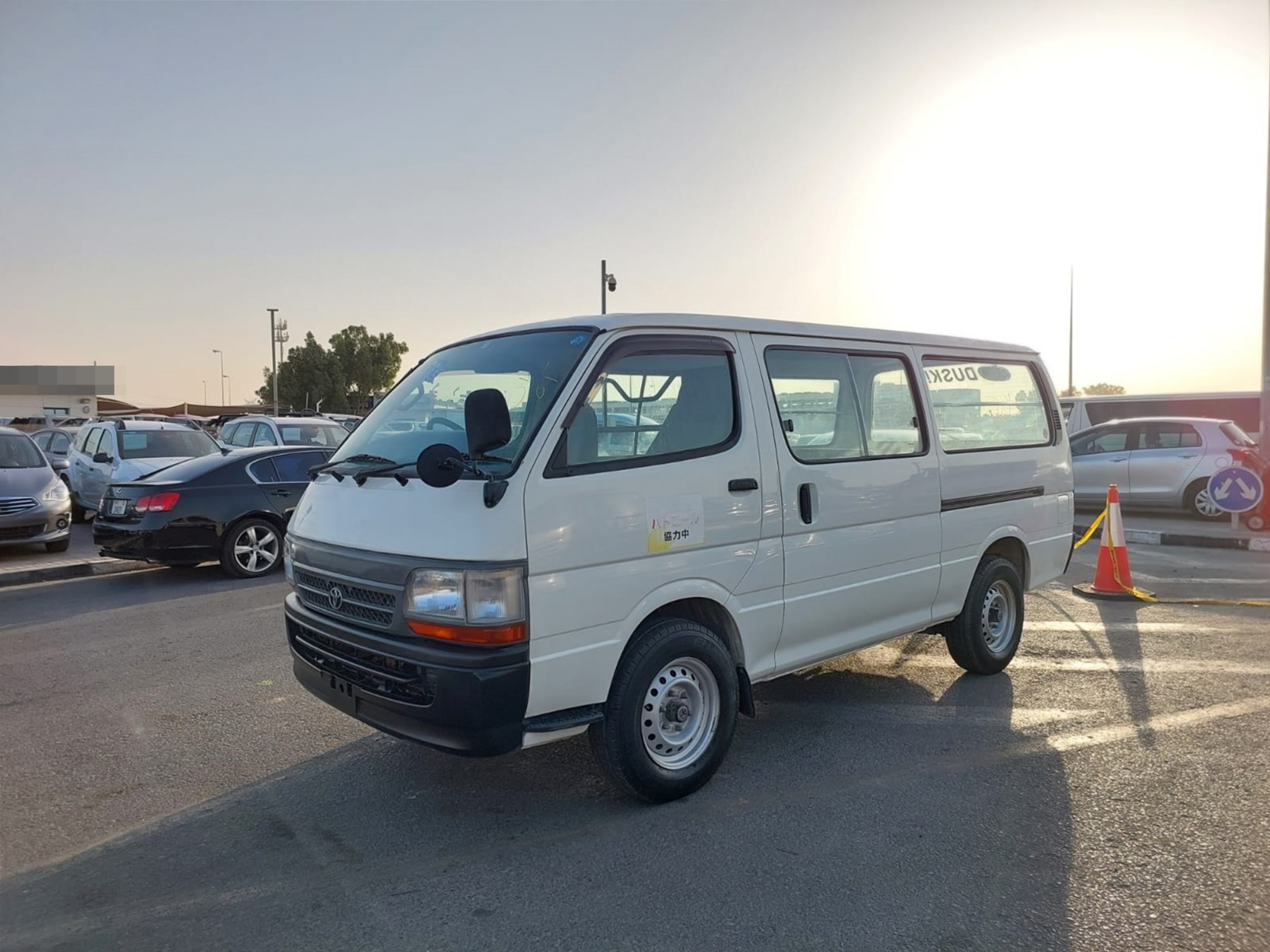 TOYOTA HIACE