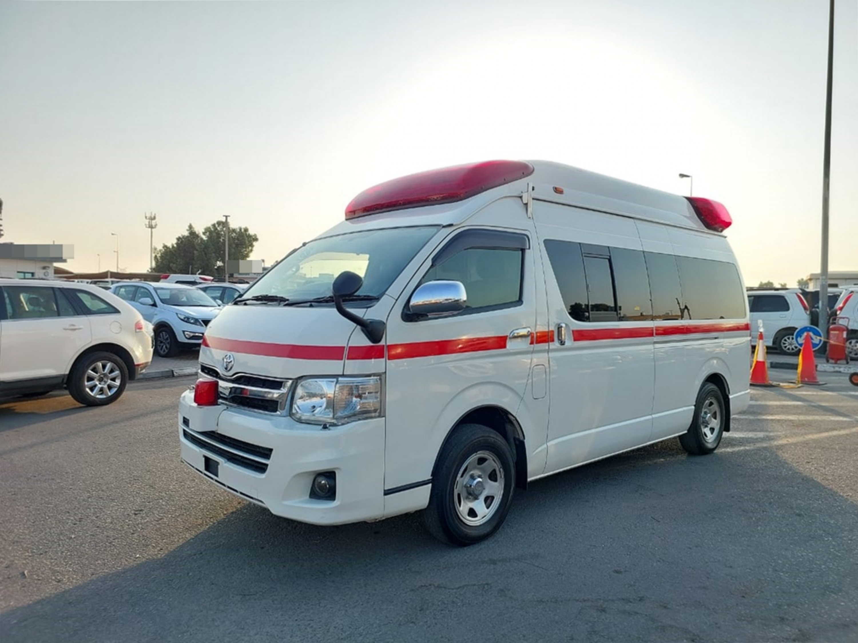 TOYOTA HIACE