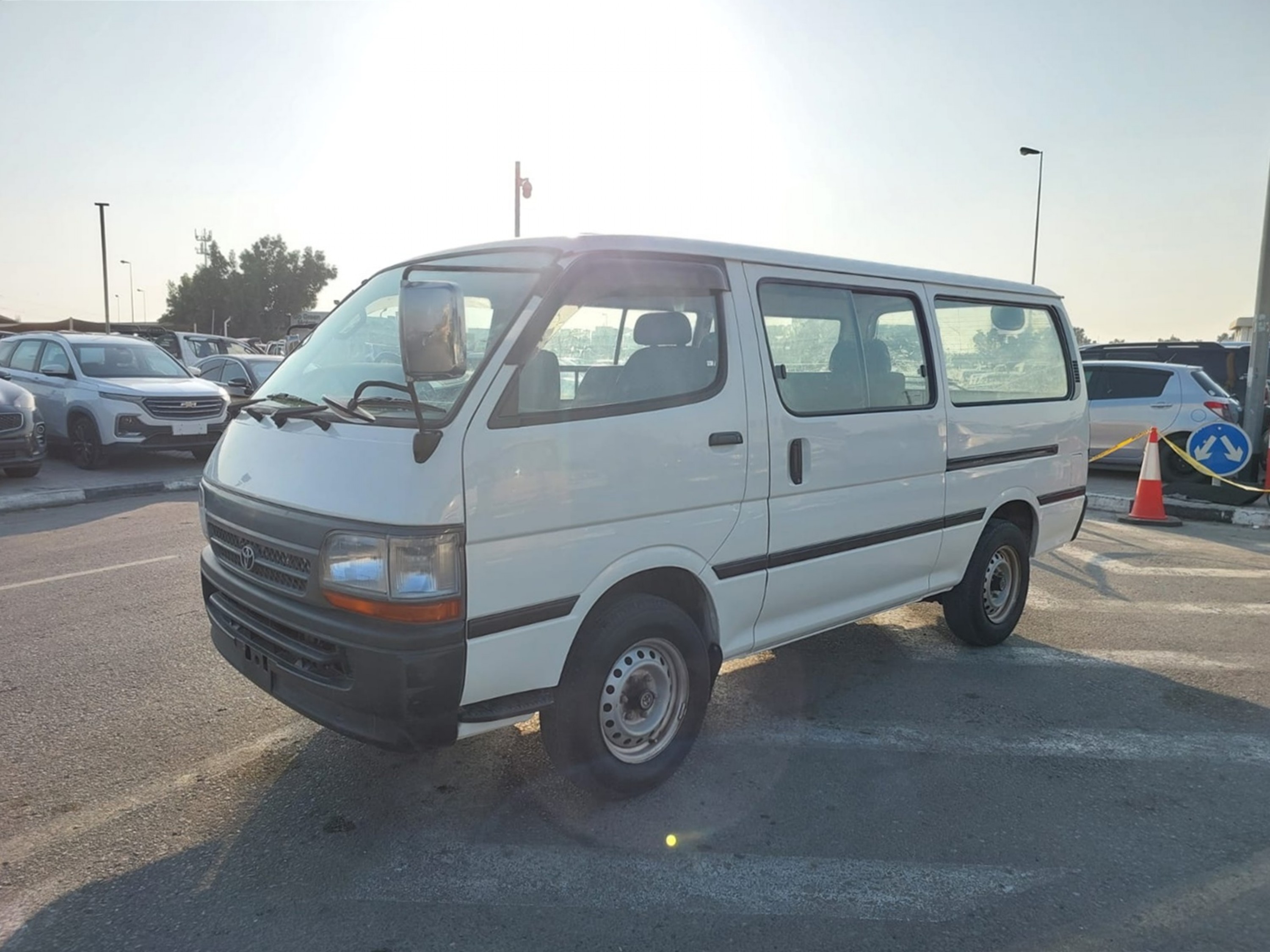 TOYOTA HIACE