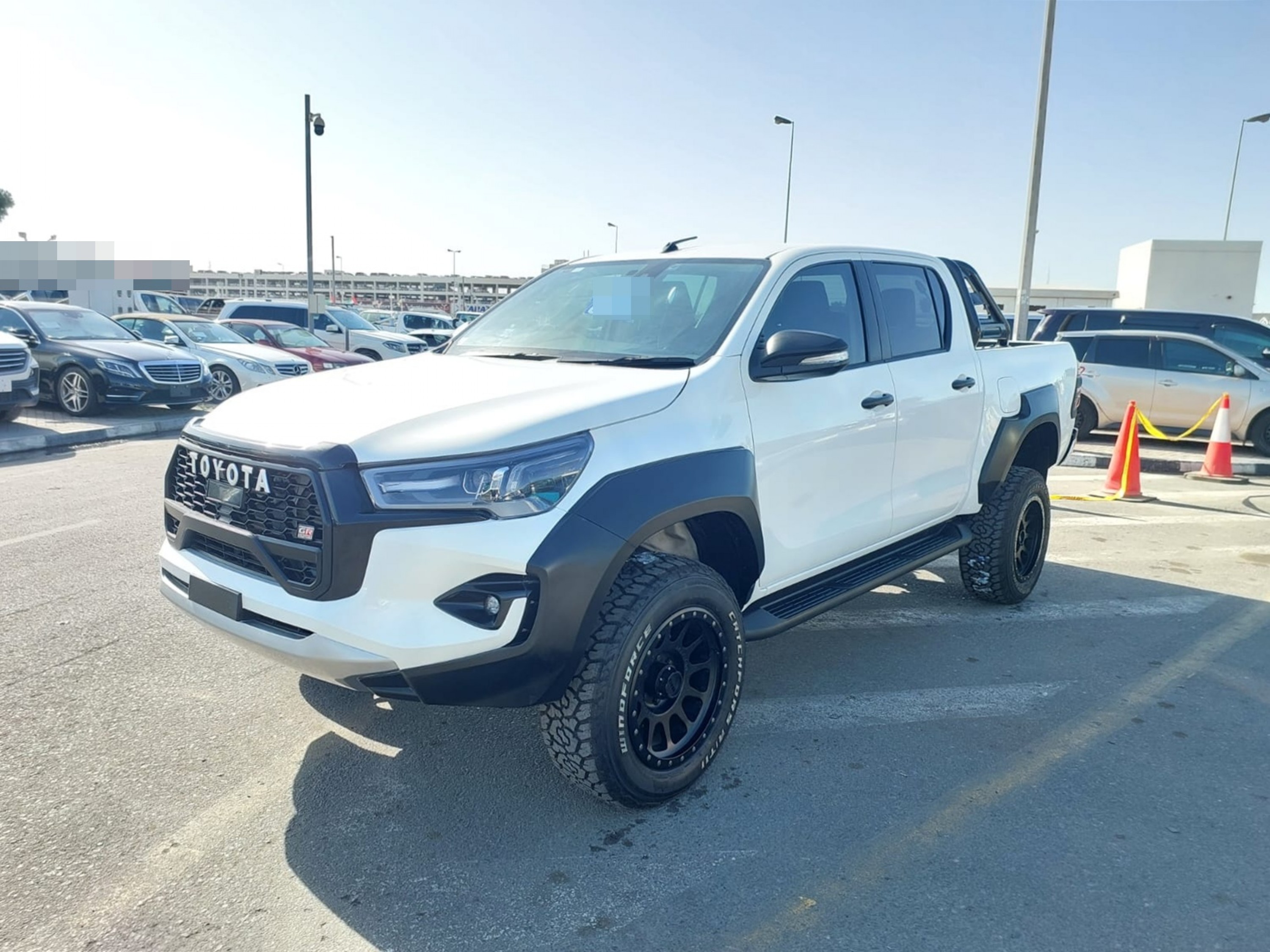 TOYOTA Hilux