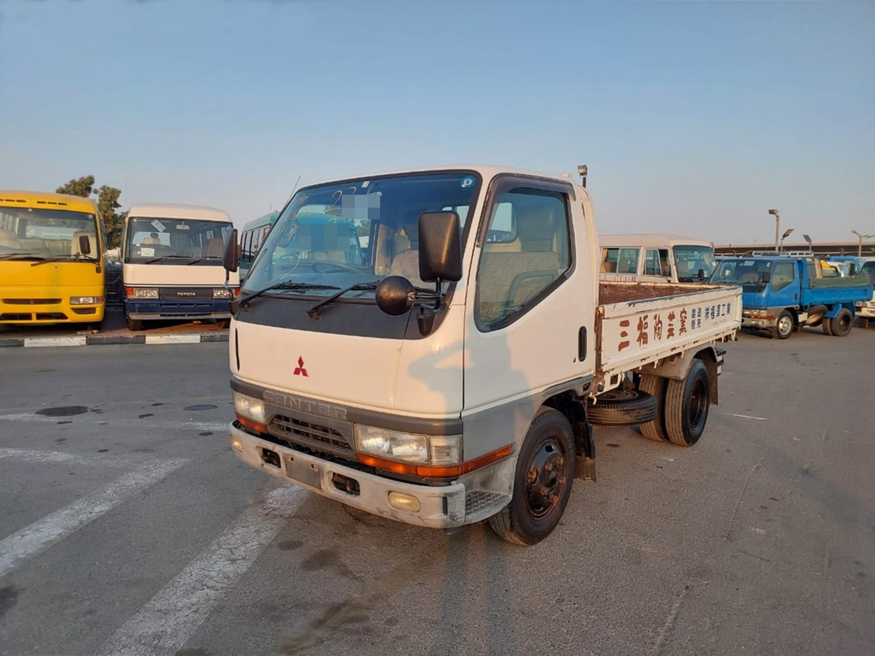 MITSUBISHI Canter