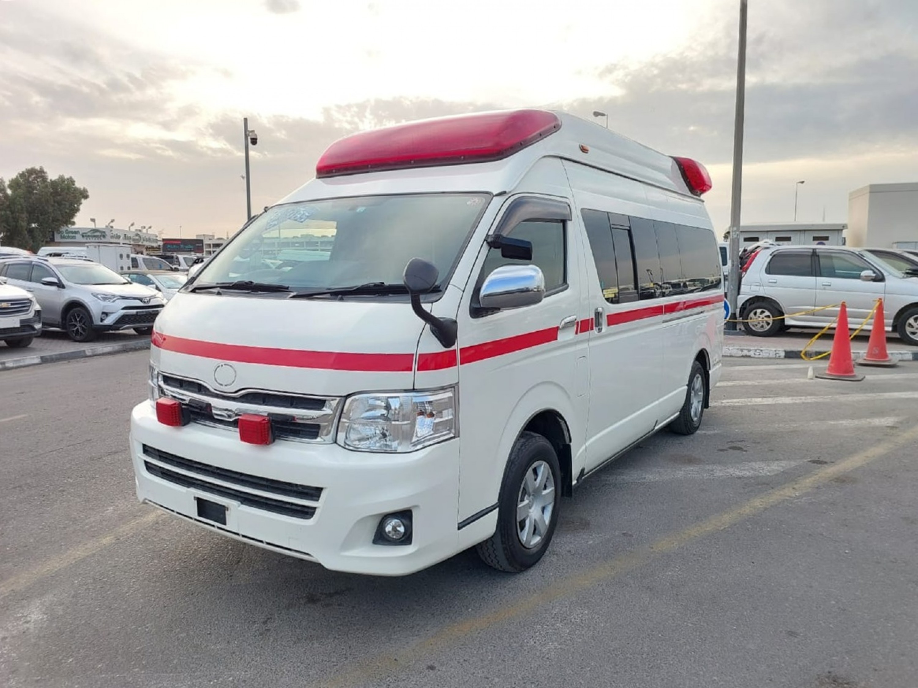 TOYOTA HIACE