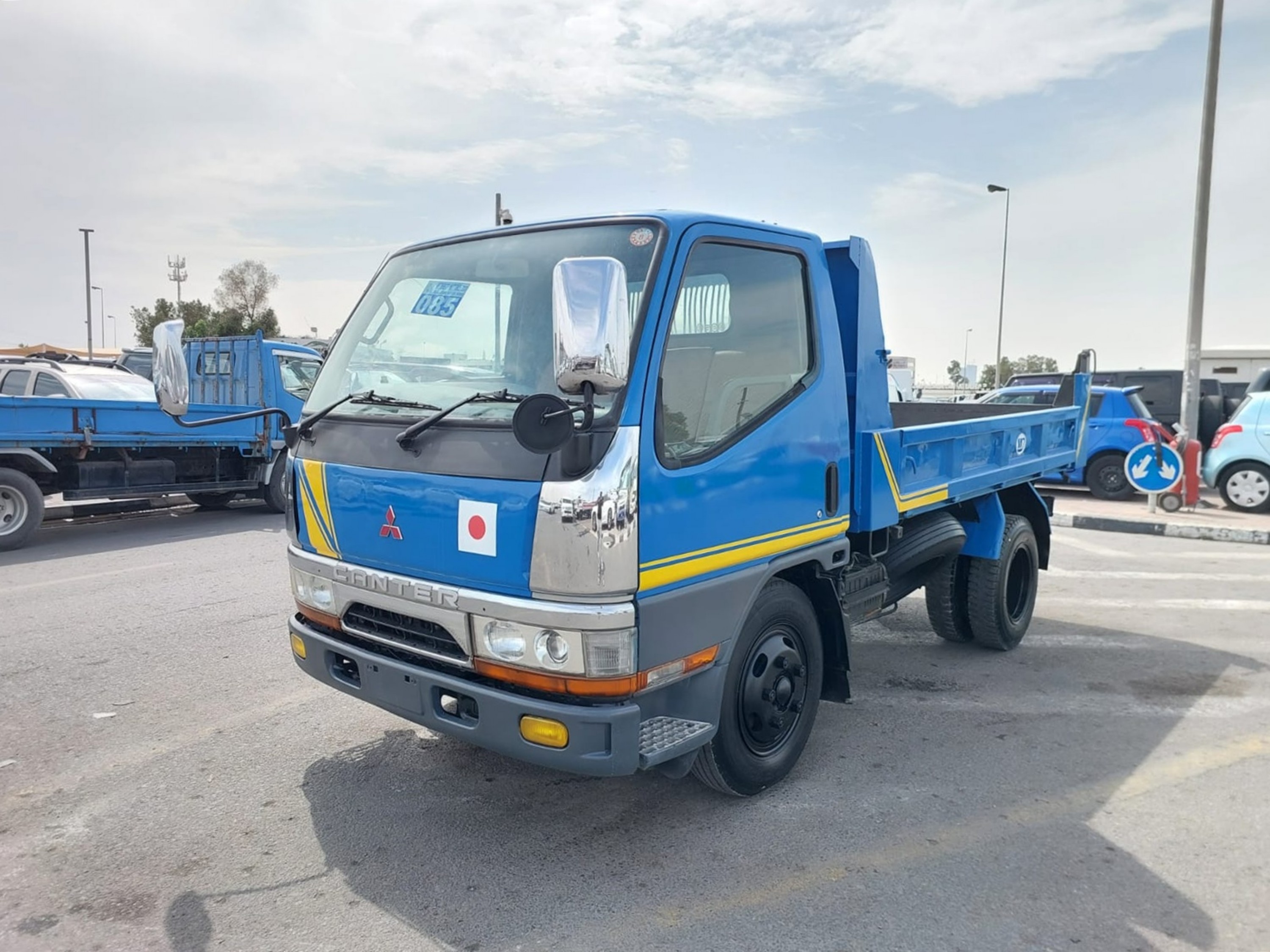 MITSUBISHI Canter