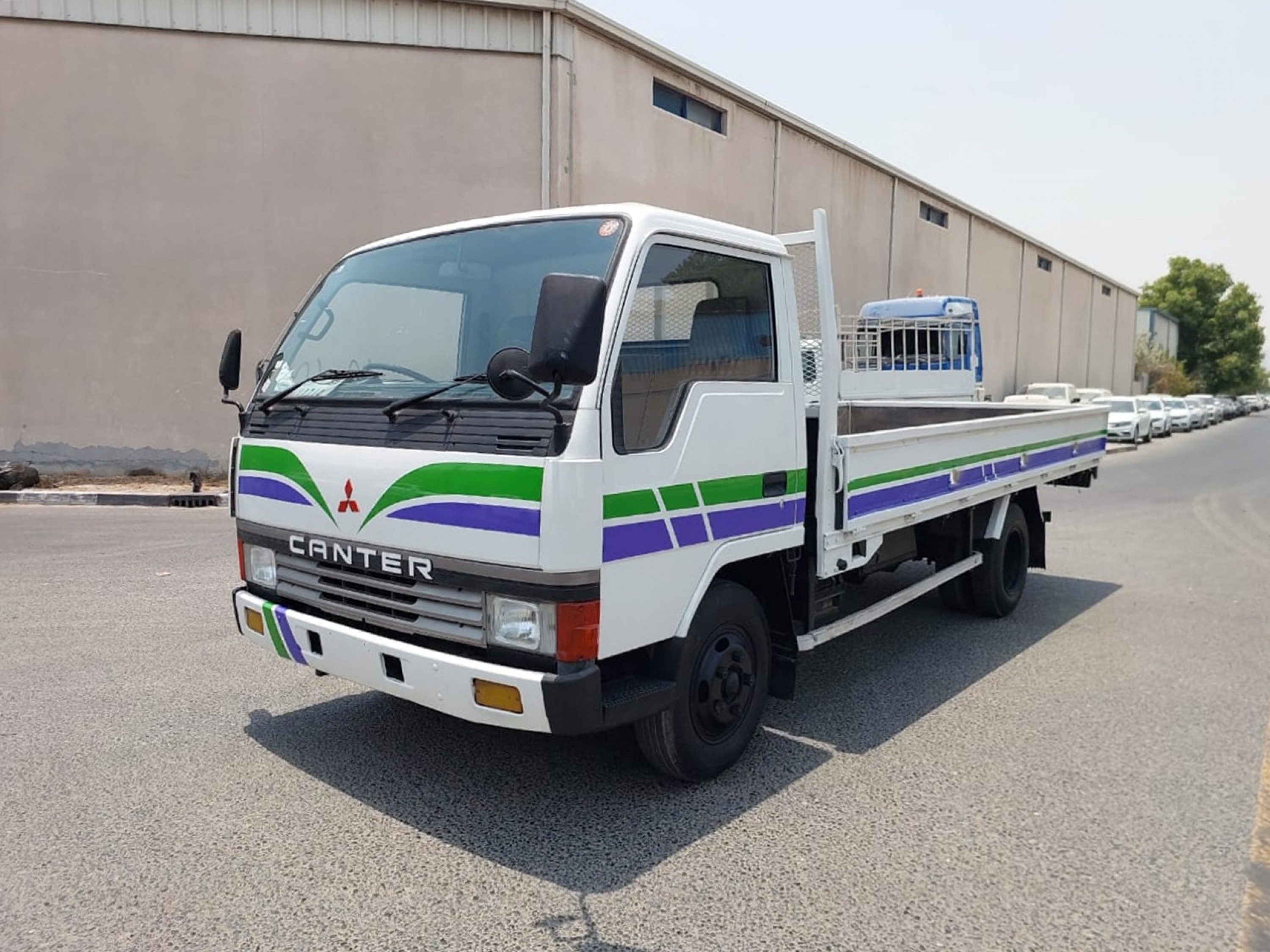 MITSUBISHI Canter