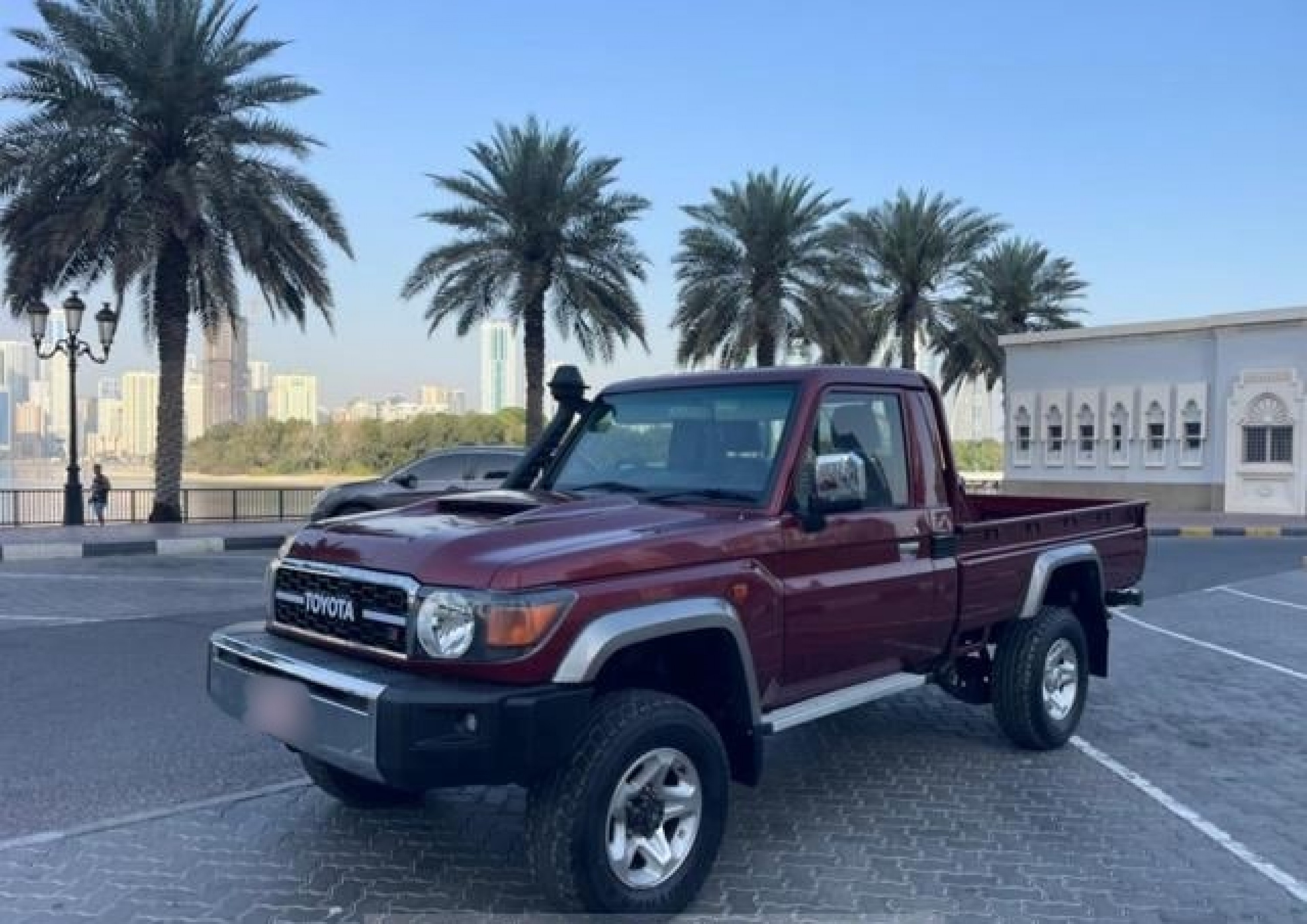 TOYOTA Land Cruiser