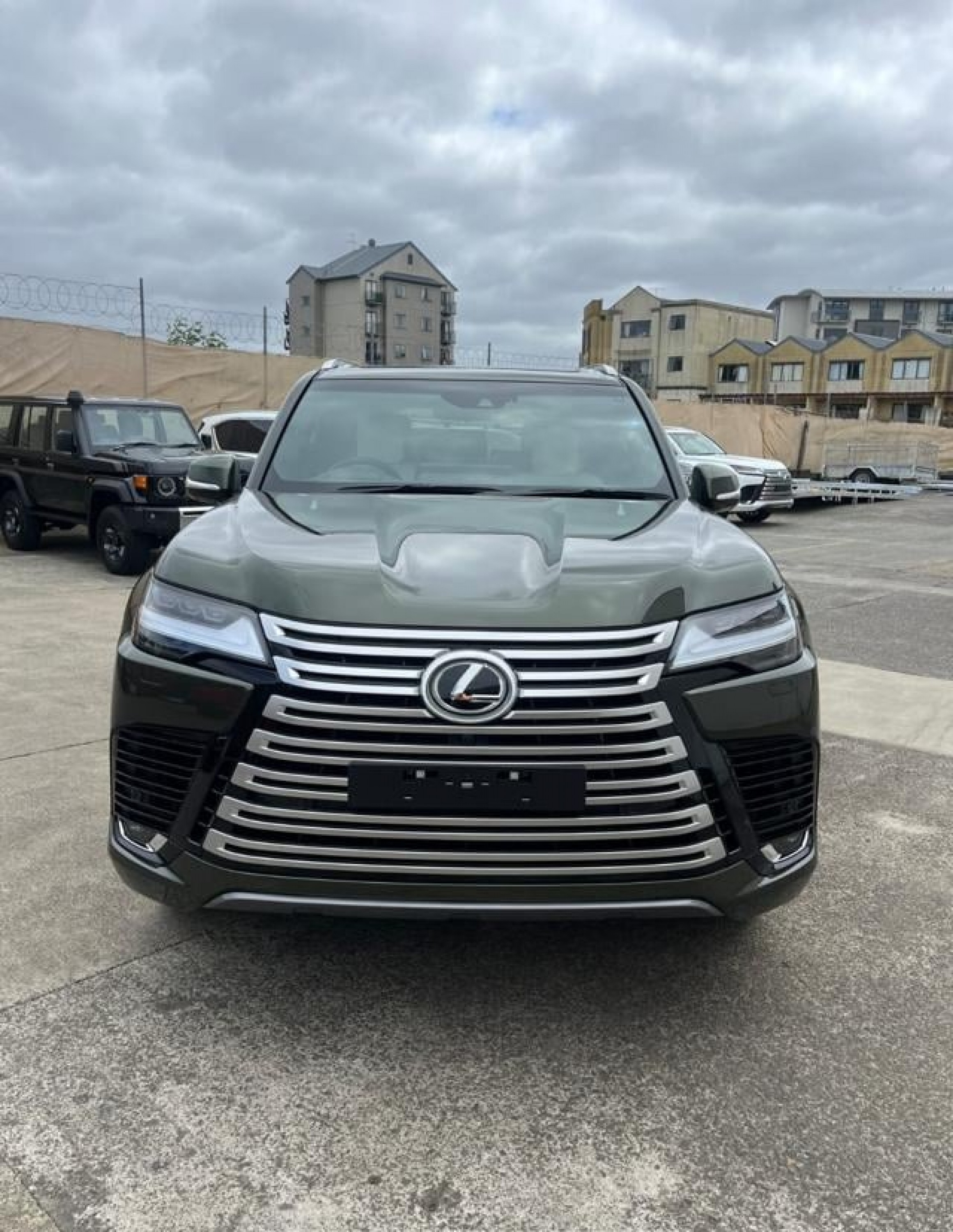 LEXUS LX500D