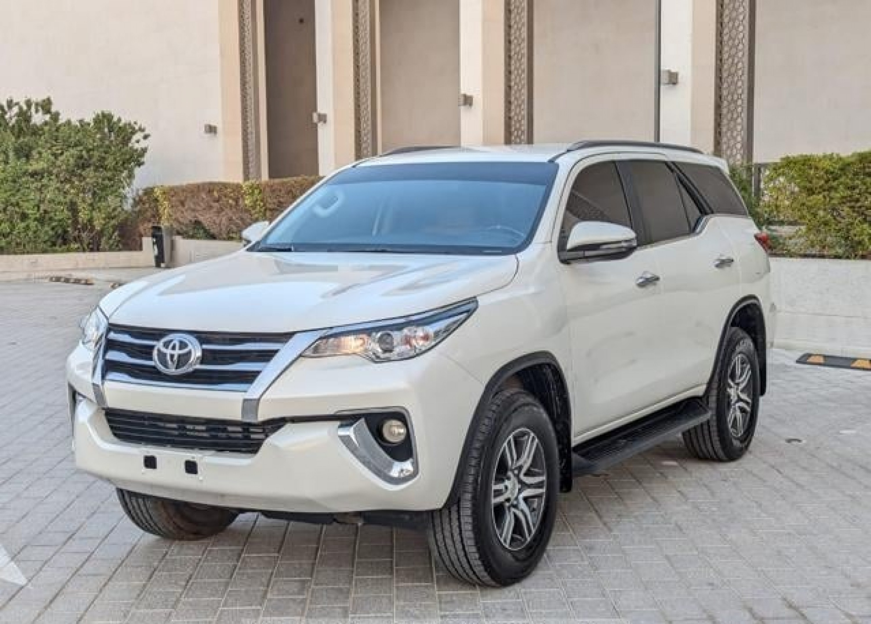 TOYOTA Fortuner