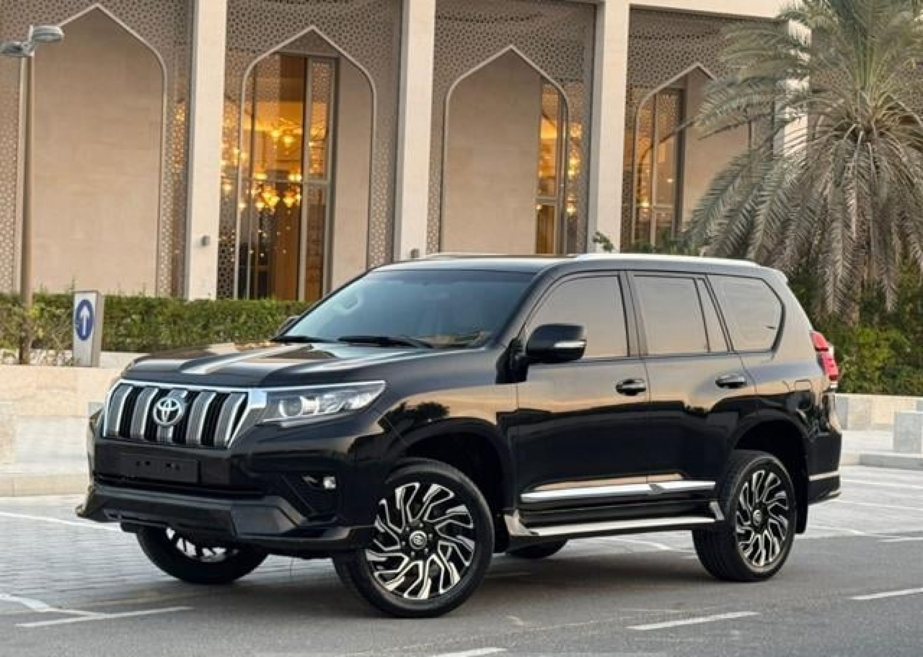 TOYOTA Land Cruiser Prado