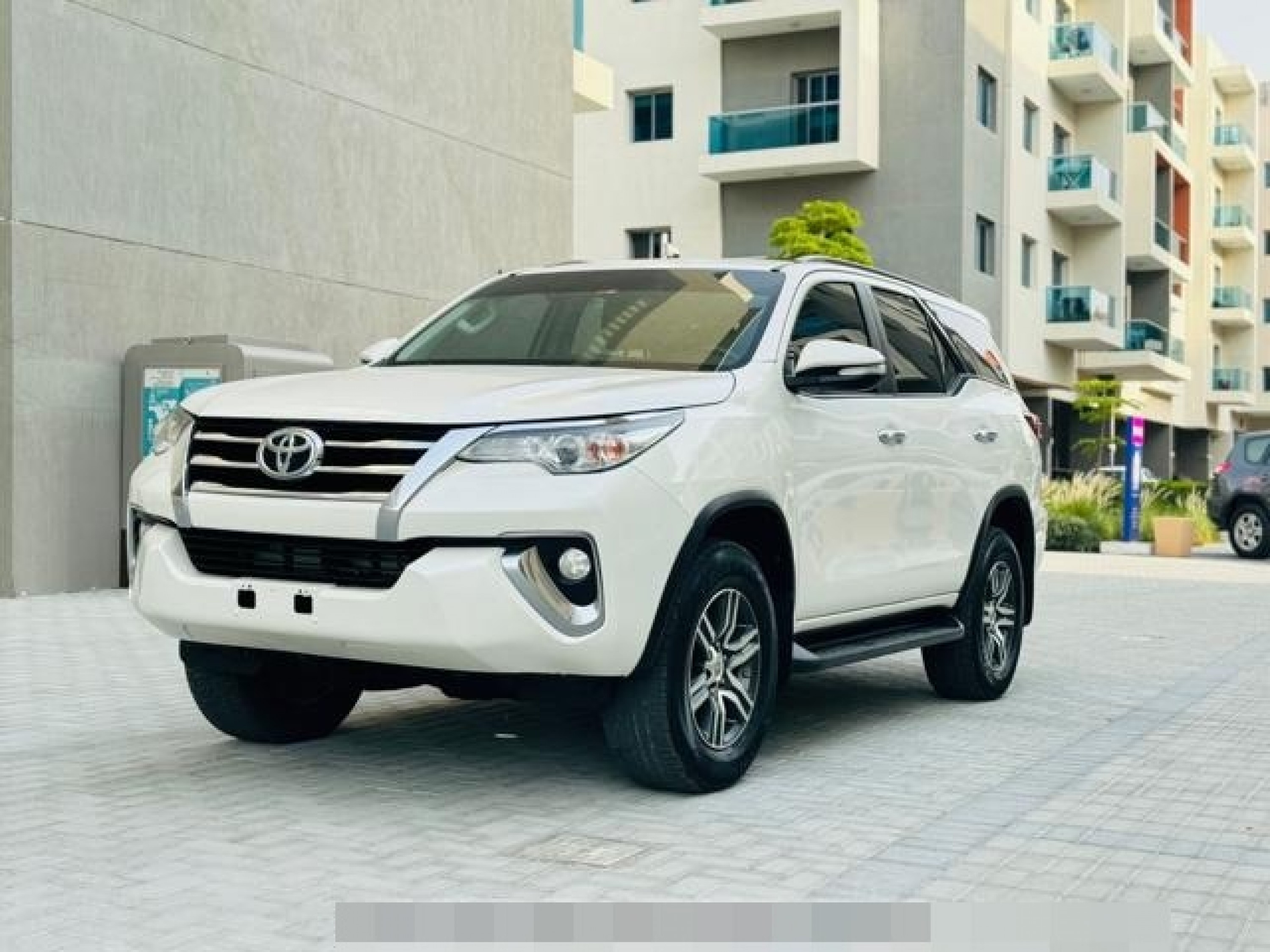 TOYOTA Fortuner