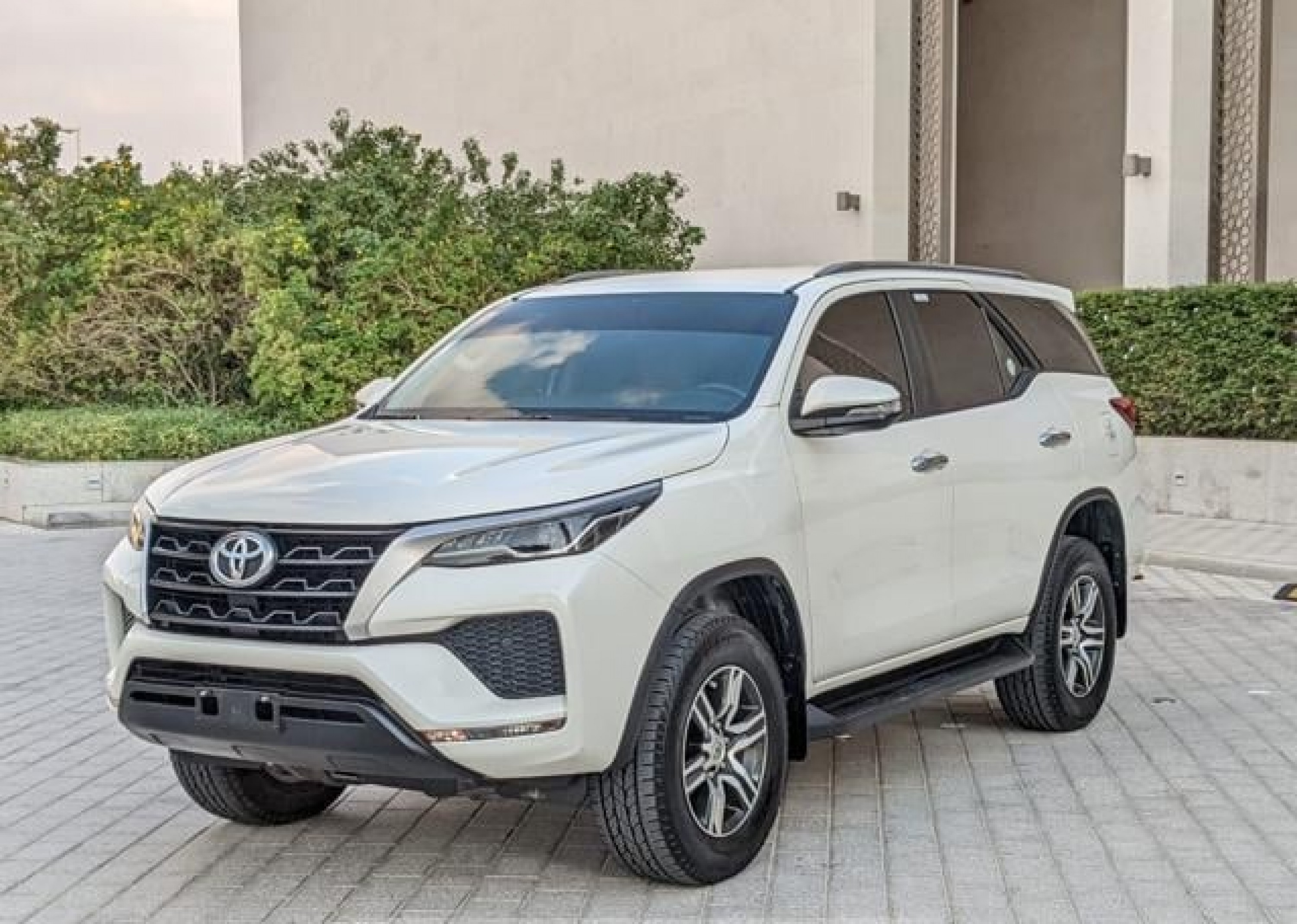 TOYOTA Fortuner