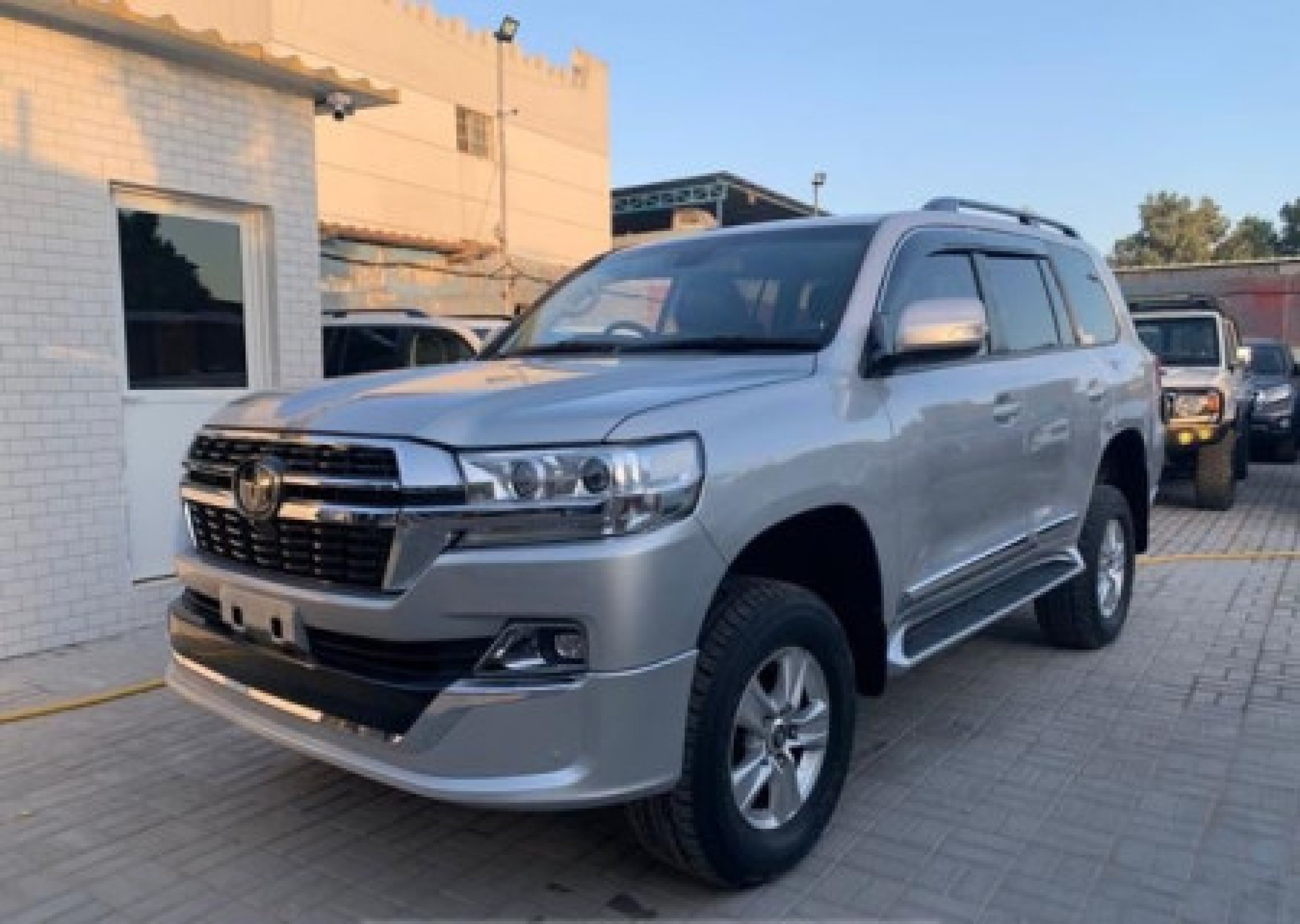 TOYOTA Land Cruiser