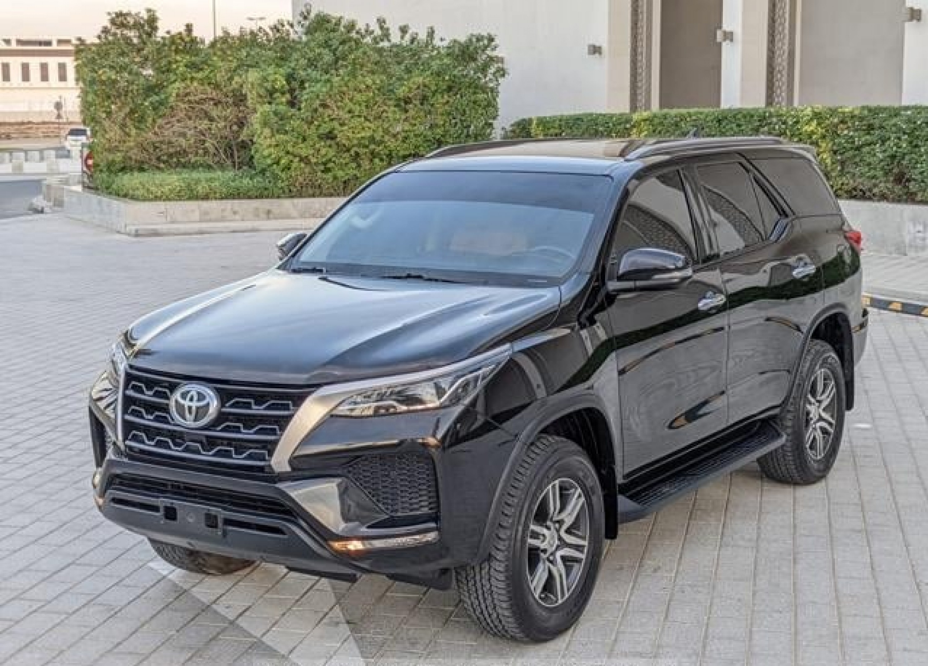 TOYOTA Fortuner