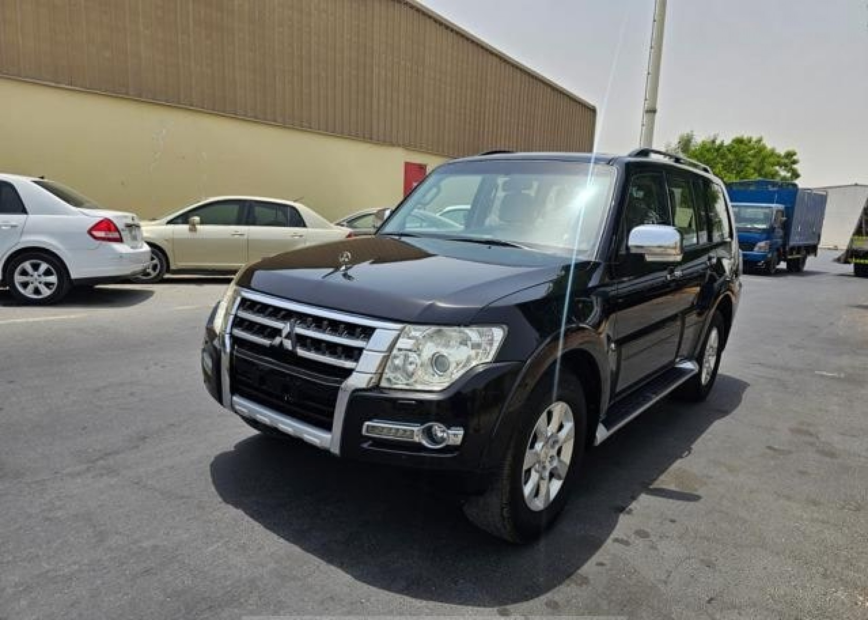 MITSUBISHI Pajero